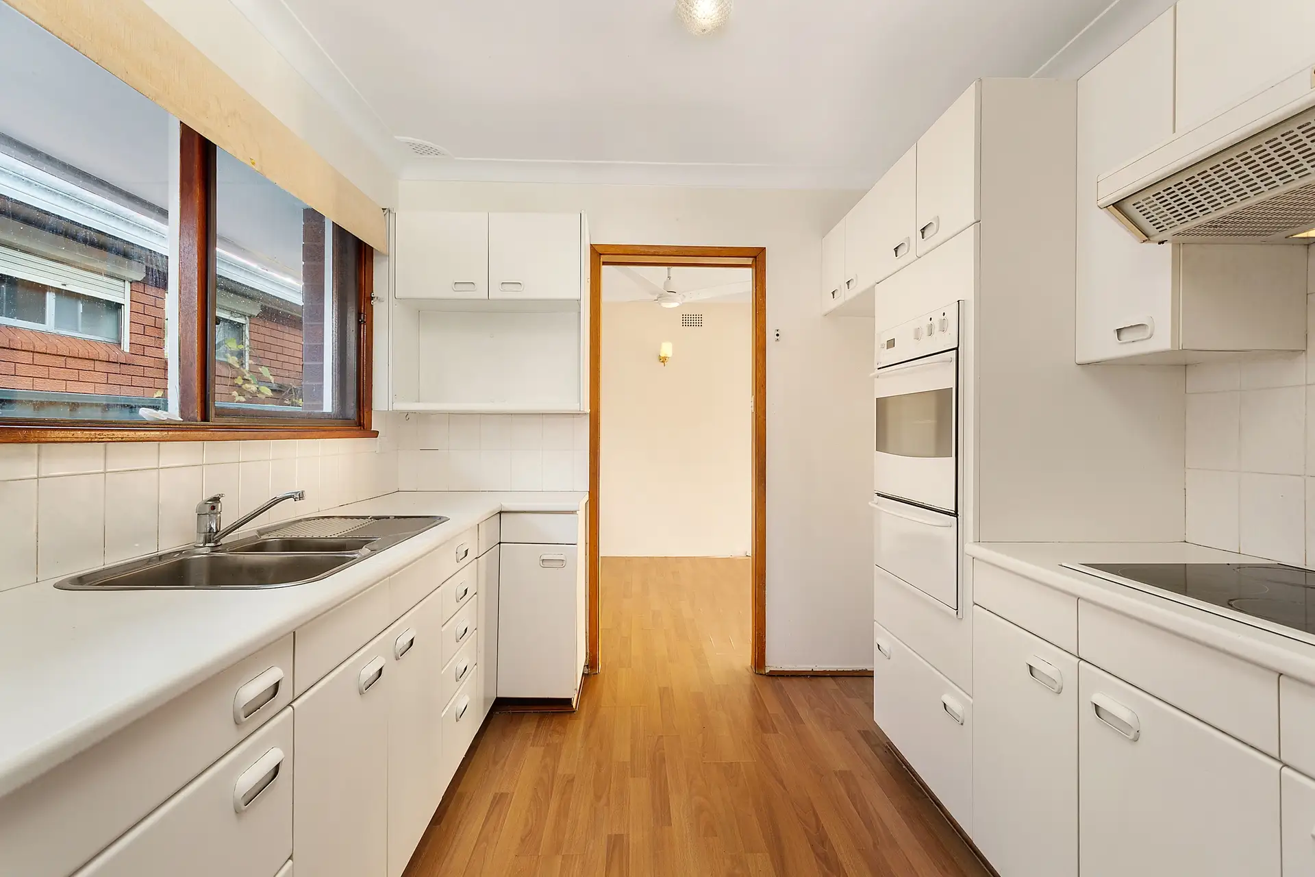 83 Caroline Crescent, Georges Hall Sold by Richard Matthews Real Estate - image 4
