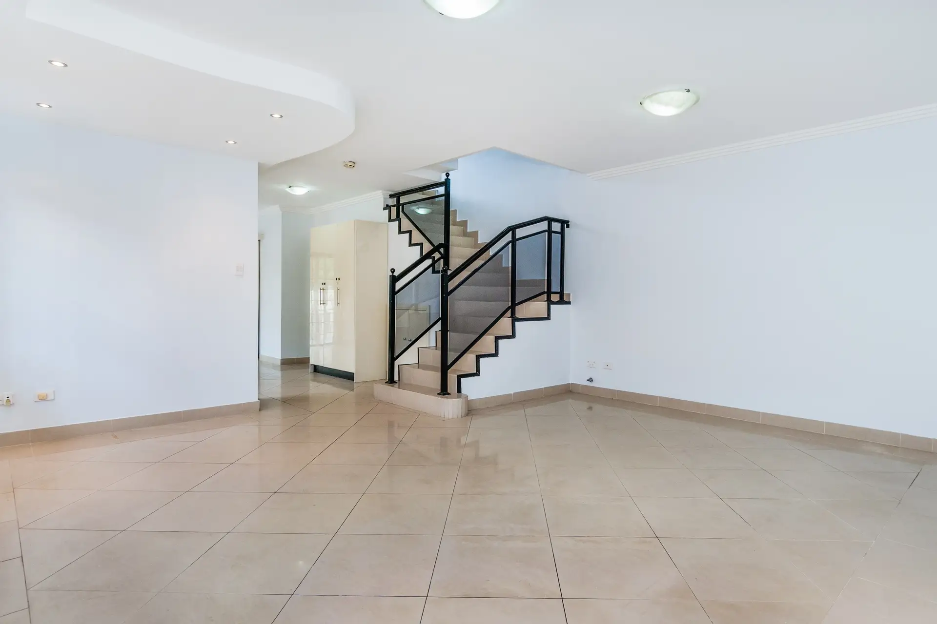 171a Noble Avenue, Greenacre Sold by Richard Matthews Real Estate - image 3