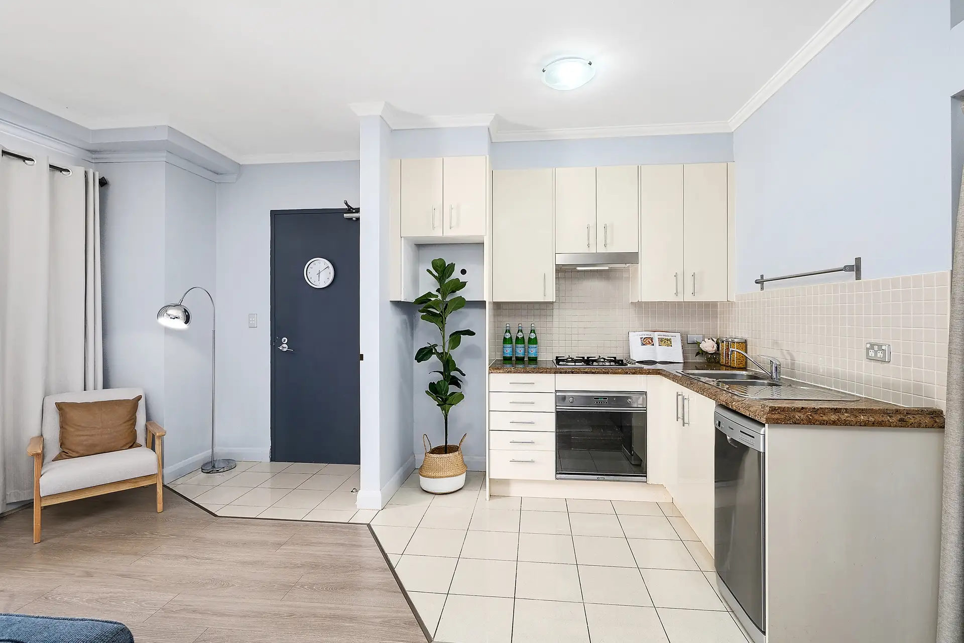 6/10 Webb Street, Croydon Sold by Richard Matthews Real Estate - image 1