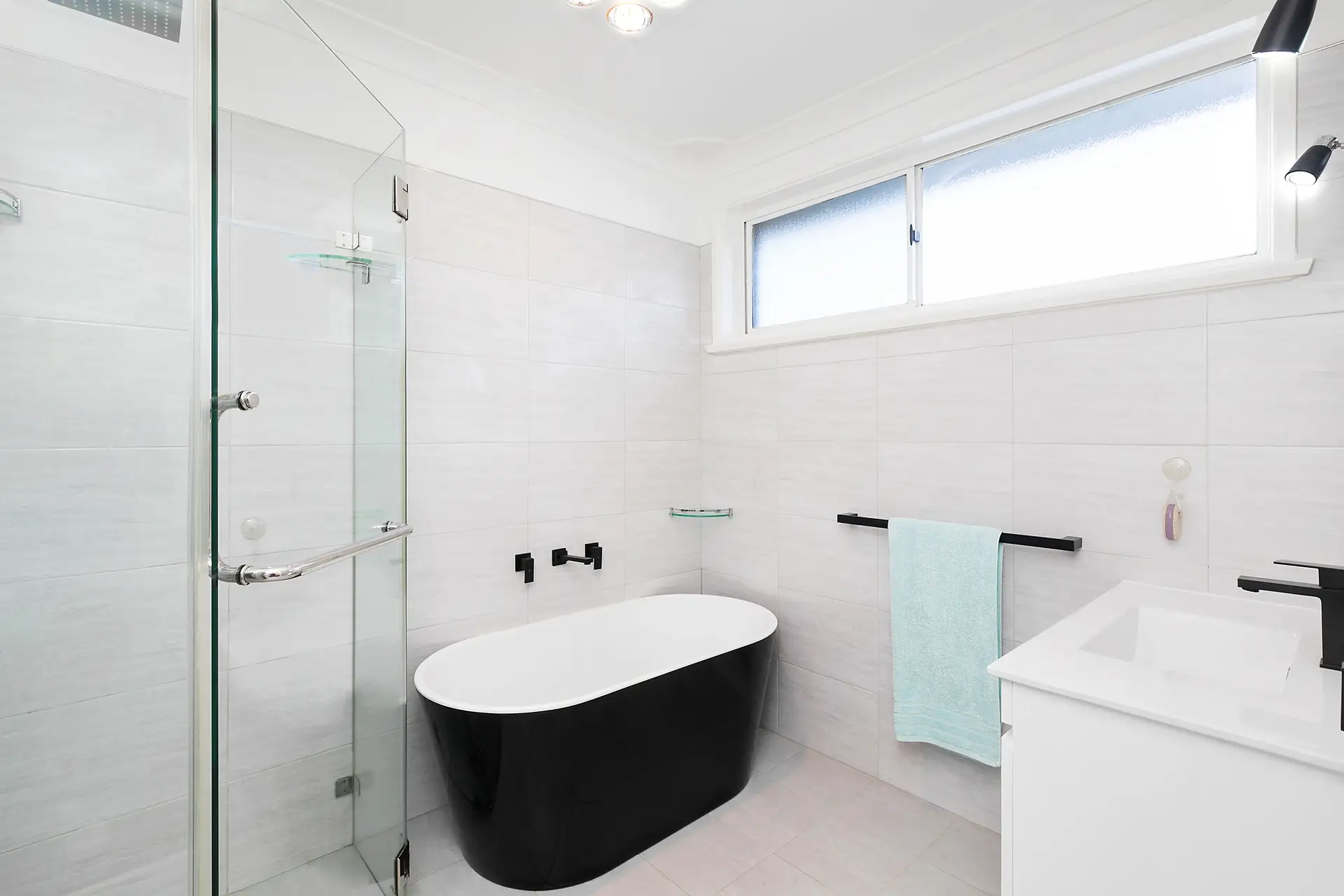 15 Sevenoaks Crescent, Bass Hill Sold by Richard Matthews Real Estate - image 4