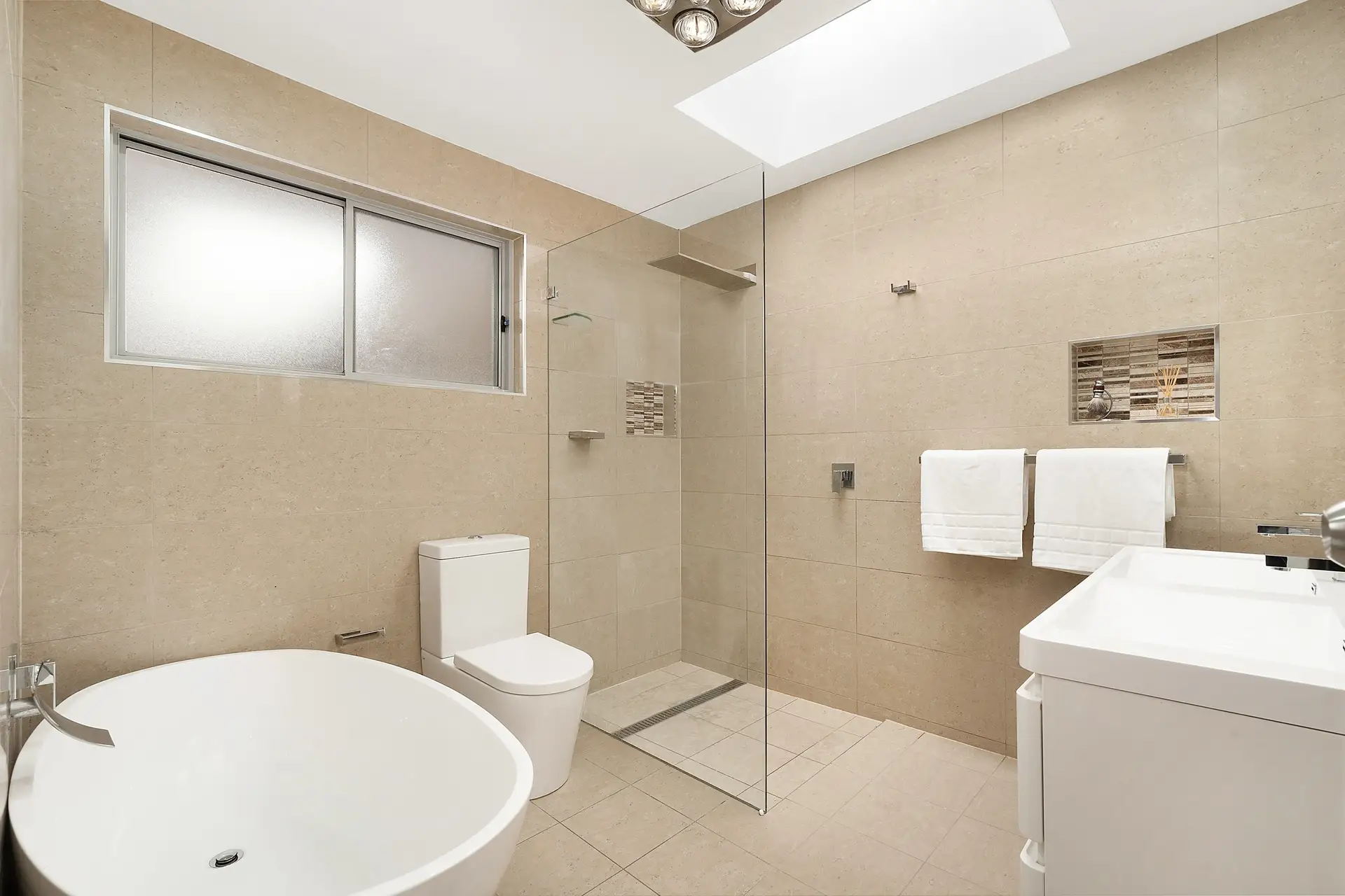 5 Bligh Close, Georges Hall Sold by Richard Matthews Real Estate - image 5