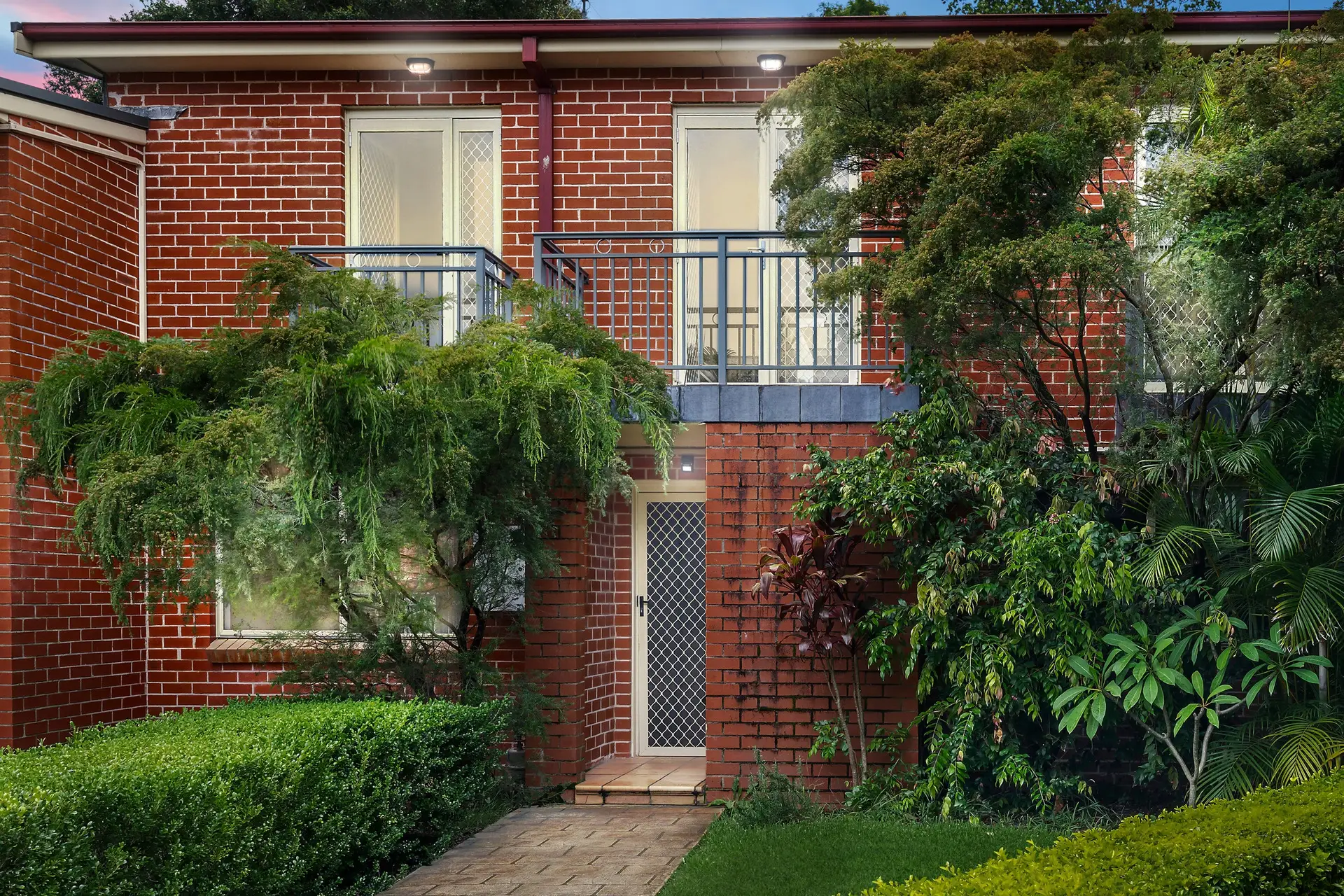 10/33-41 Hanks Street, Ashfield Sold by Richard Matthews Real Estate - image 1