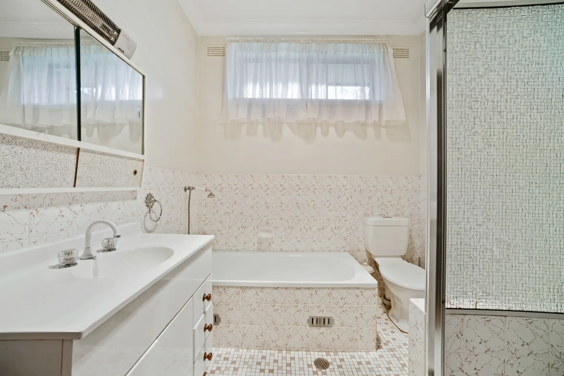 14 Sturt Avenue, Georges Hall Sold by Richard Matthews Real Estate - image 7