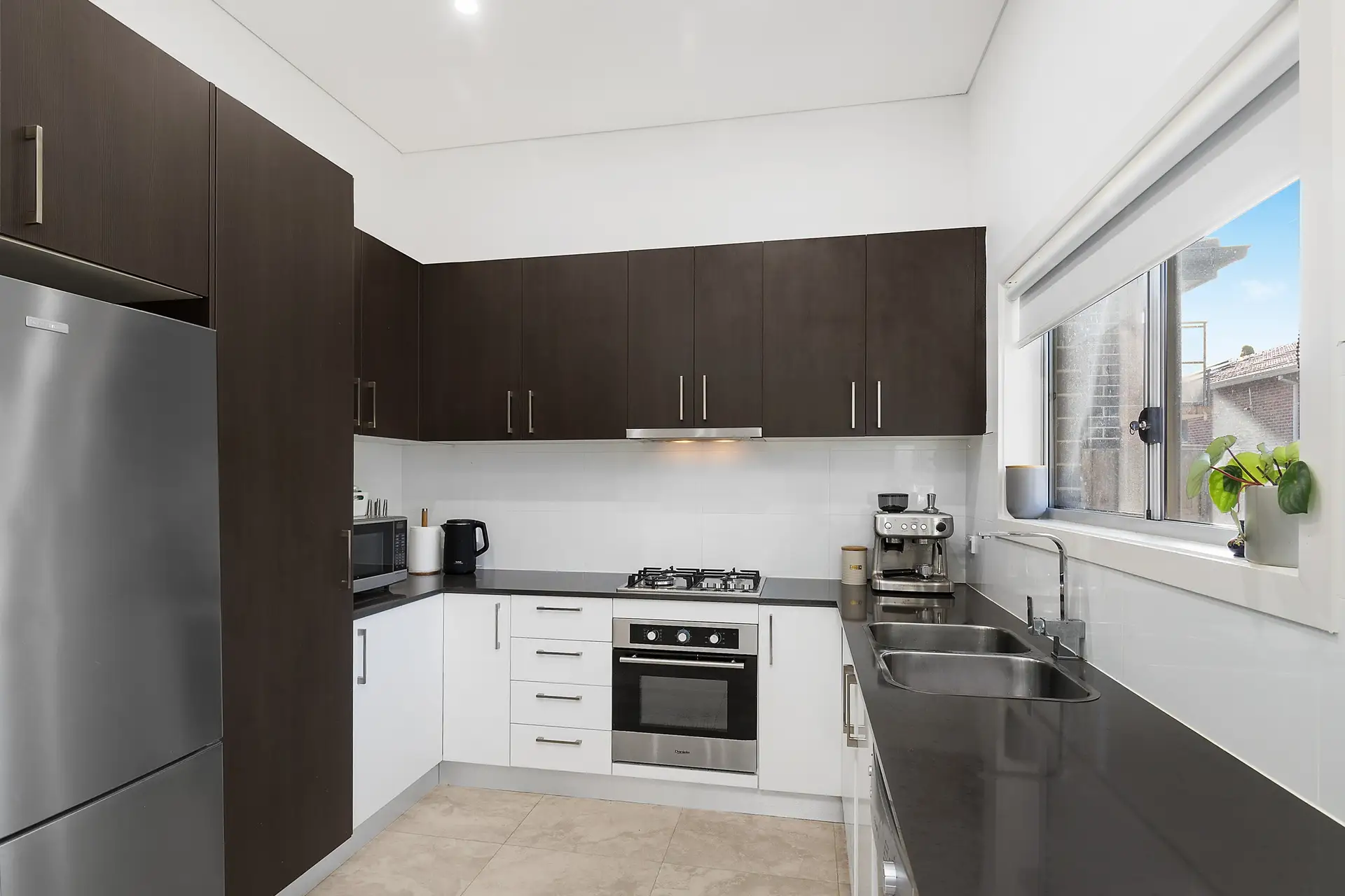 16 Walther Avenue, Bass Hill Sold by Richard Matthews Real Estate - image 2