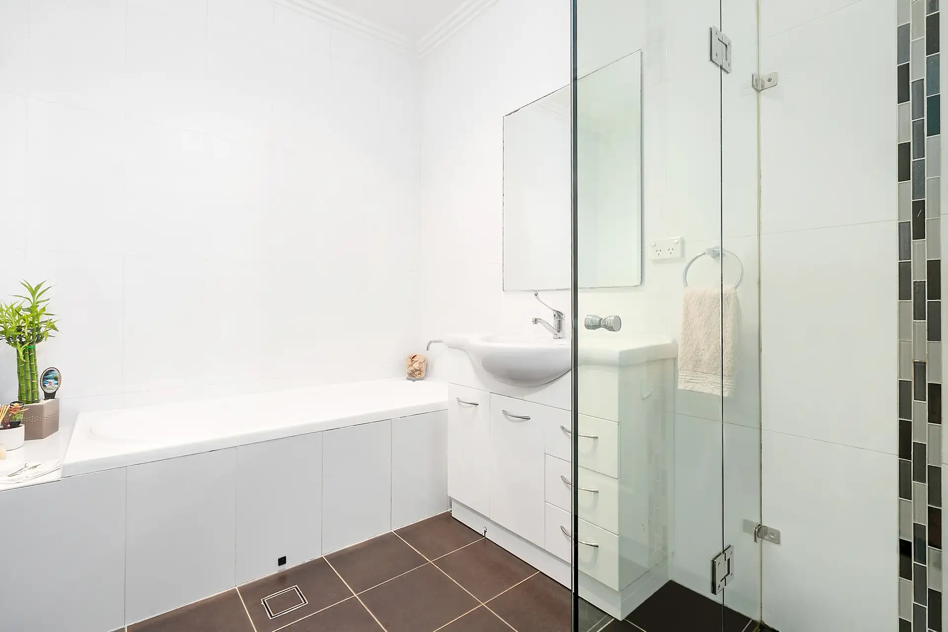 2/34 Noble Avenue, Strathfield Sold by Richard Matthews Real Estate - image 4