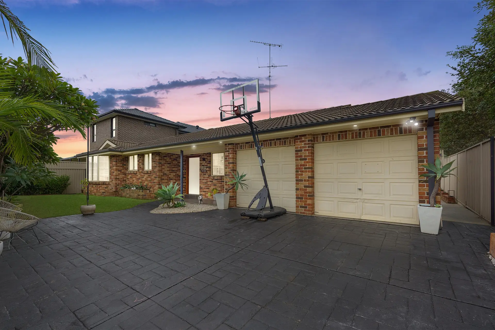 18b Endeavour Road, Georges Hall Sold by Richard Matthews Real Estate - image 2