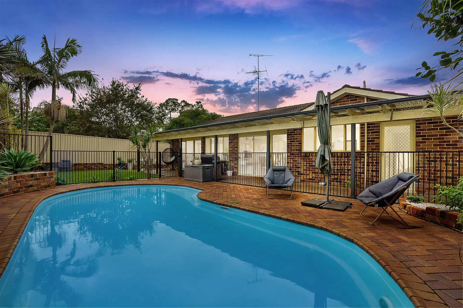 18b Endeavour Road, Georges Hall Sold by Richard Matthews Real Estate - image 1
