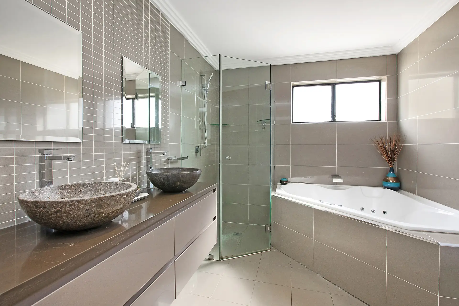 14a Rabaul Road, Georges Hall Sold by Richard Matthews Real Estate - image 7