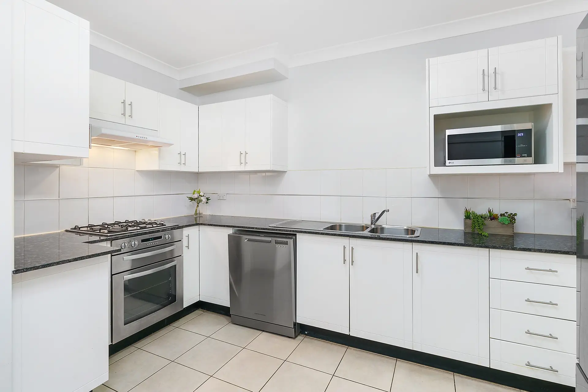 15/11-13 Crane Street, Homebush Sold by Richard Matthews Real Estate - image 2