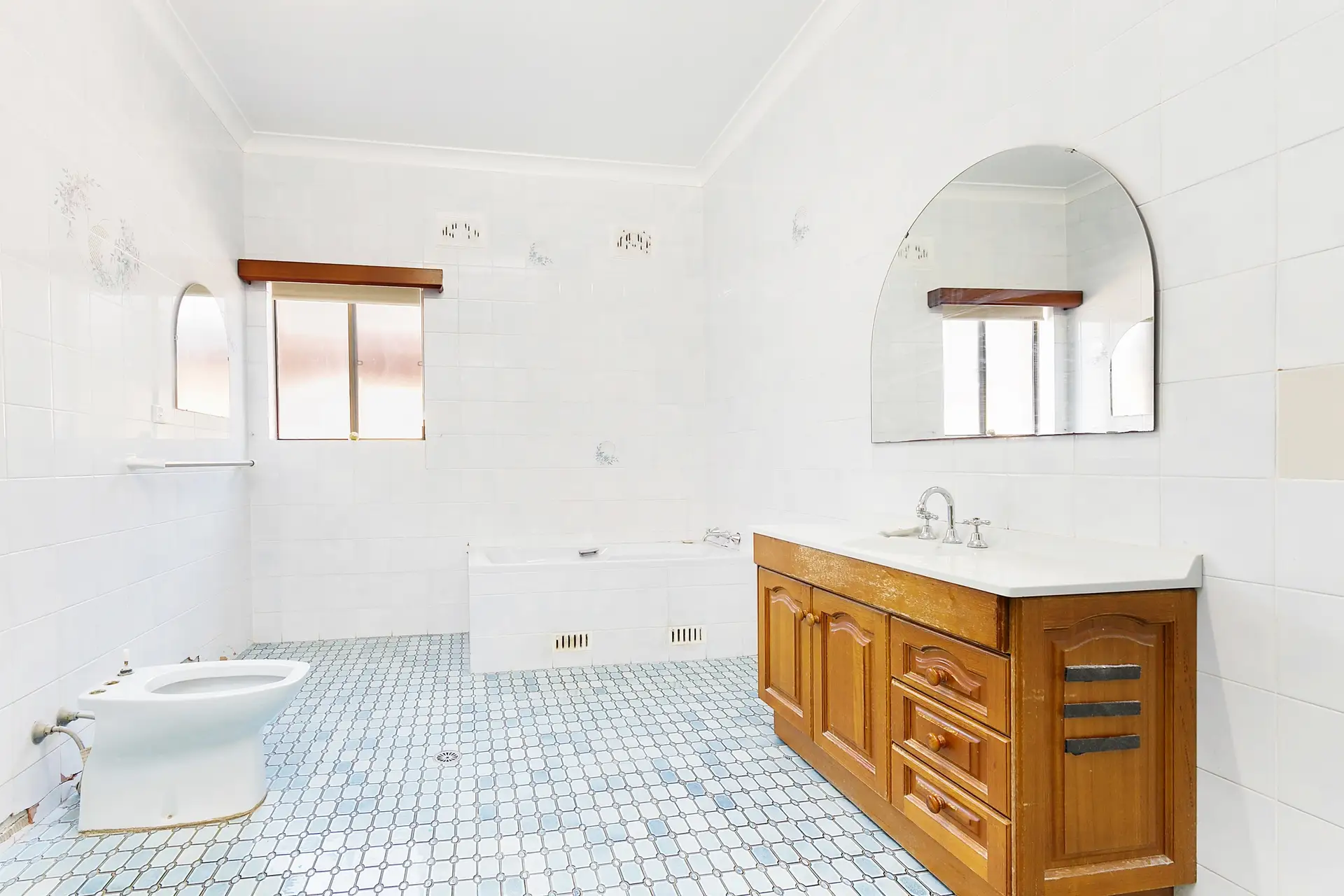 53 Oxford Road, Strathfield Sold by Richard Matthews Real Estate - image 7