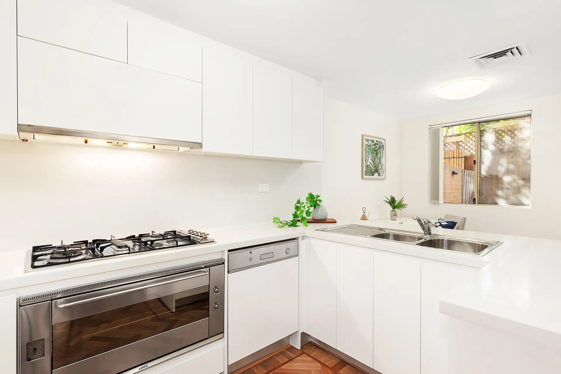 5/76-80 Beresford Road, Strathfield Sold by Richard Matthews Real Estate - image 2