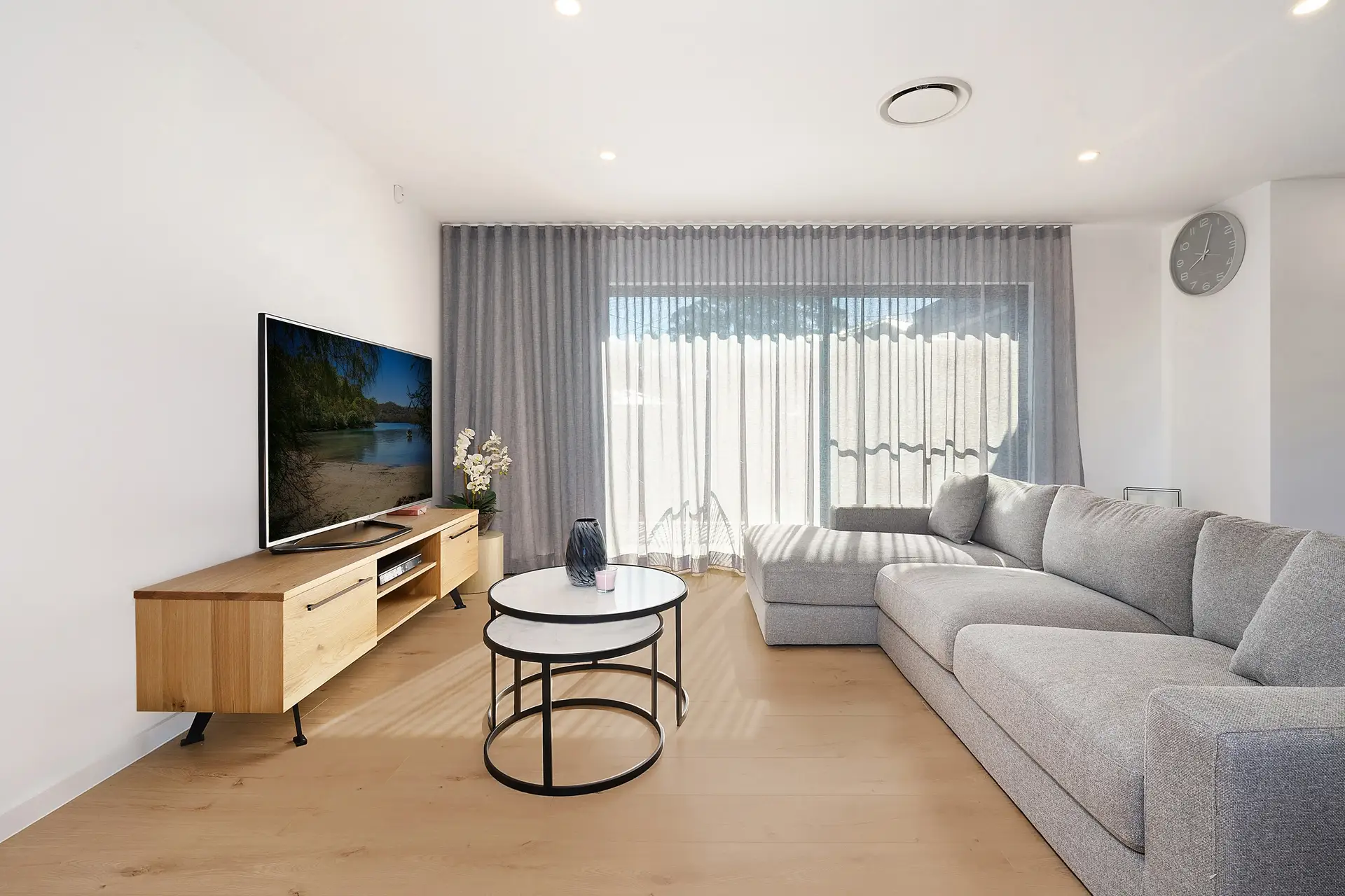 16 Talinga Avenue, Georges Hall Sold by Richard Matthews Real Estate - image 6