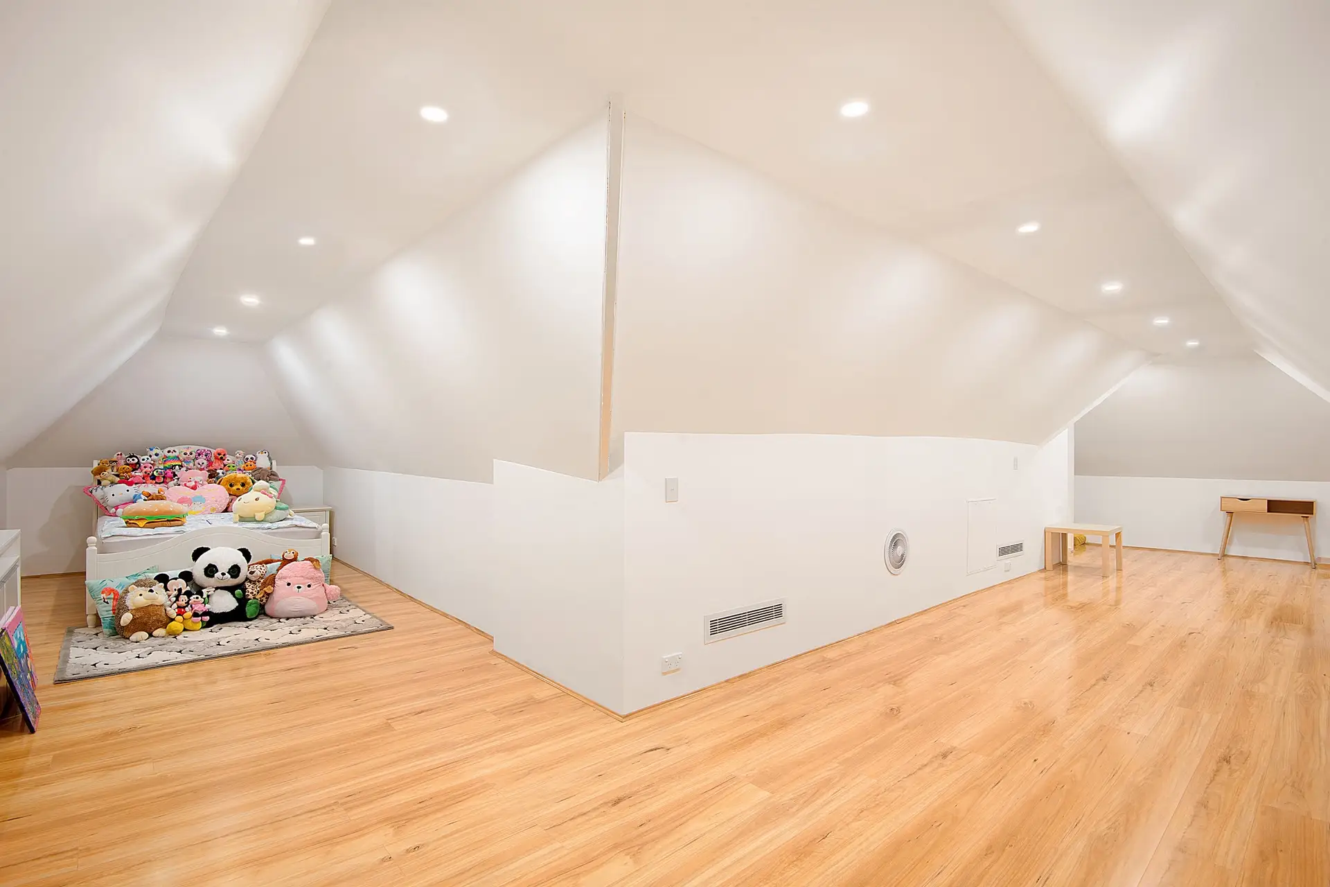 10 Clifton Avenue, Burwood Sold by Richard Matthews Real Estate - image 11
