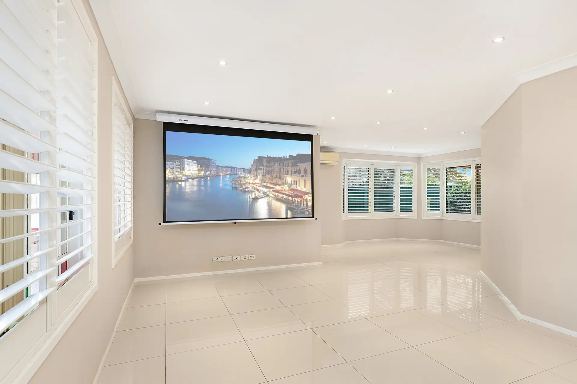 12a Endeavour Road, Georges Hall Sold by Richard Matthews Real Estate - image 5