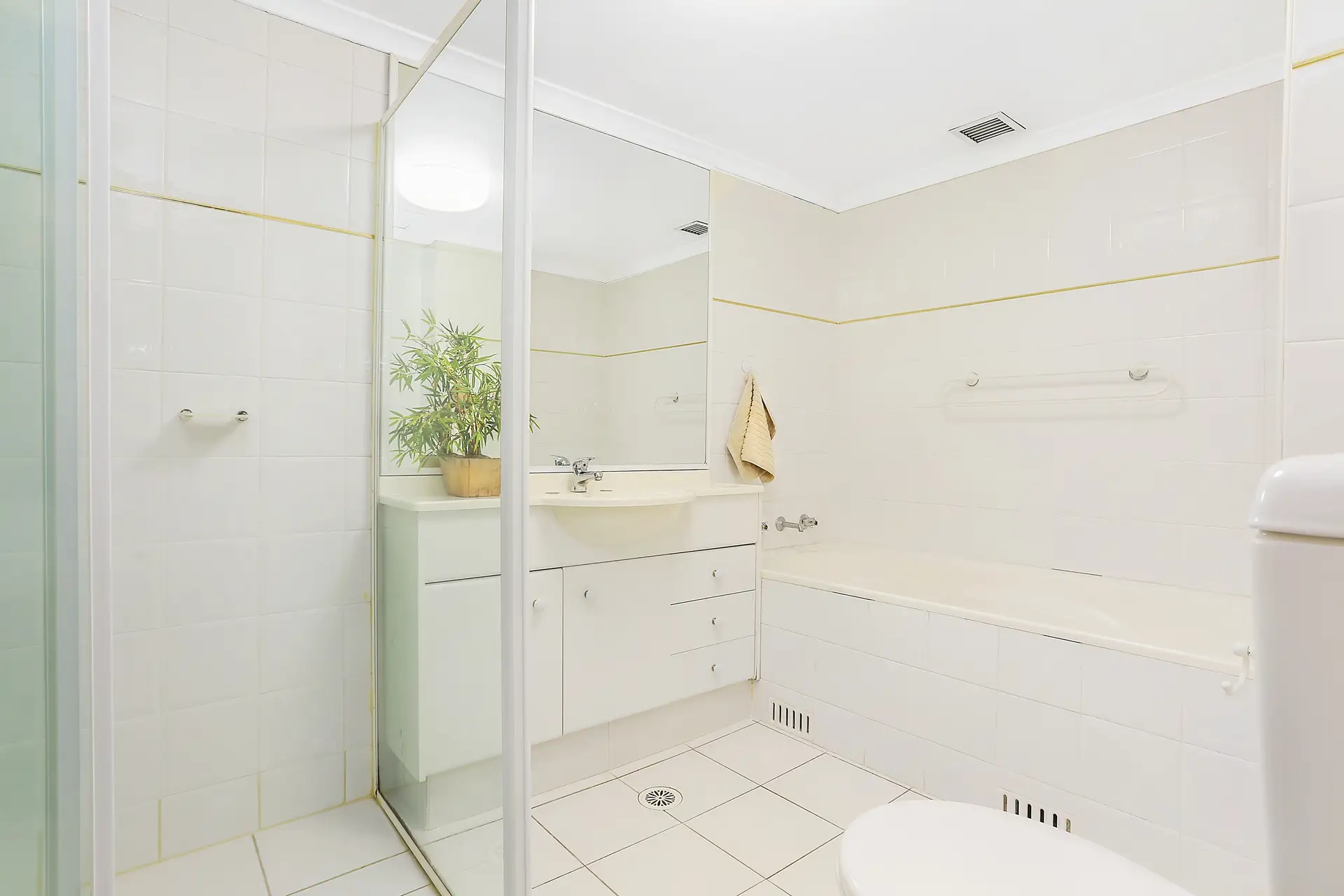 26/512 Victoria Road, Ryde Sold by Richard Matthews Real Estate - image 4