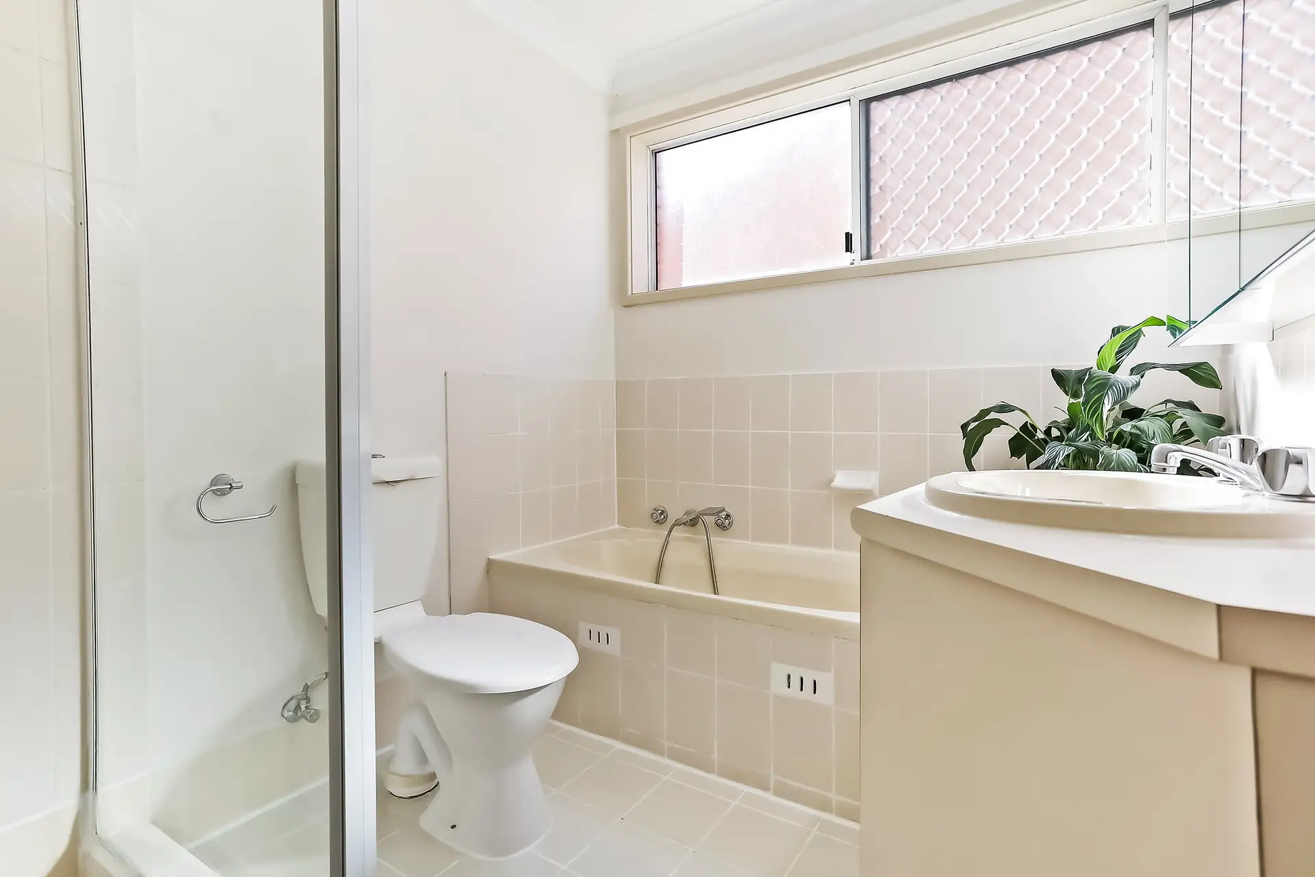 6/76 Manahan Street, Condell Park Sold by Richard Matthews Real Estate - image 6