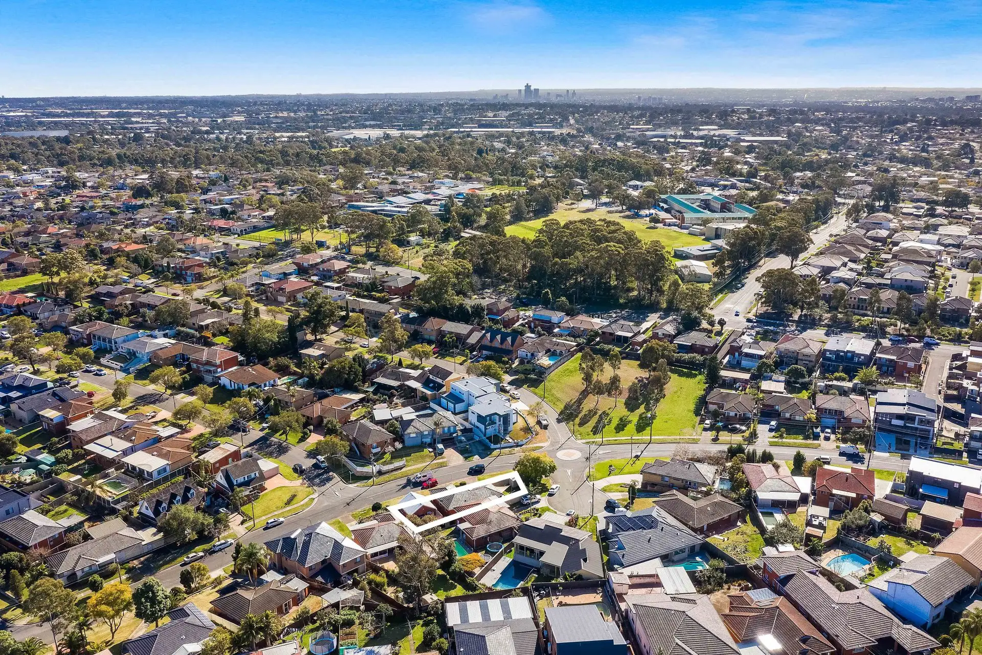 6 Dell Place, Georges Hall Sold by Richard Matthews Real Estate - image 9