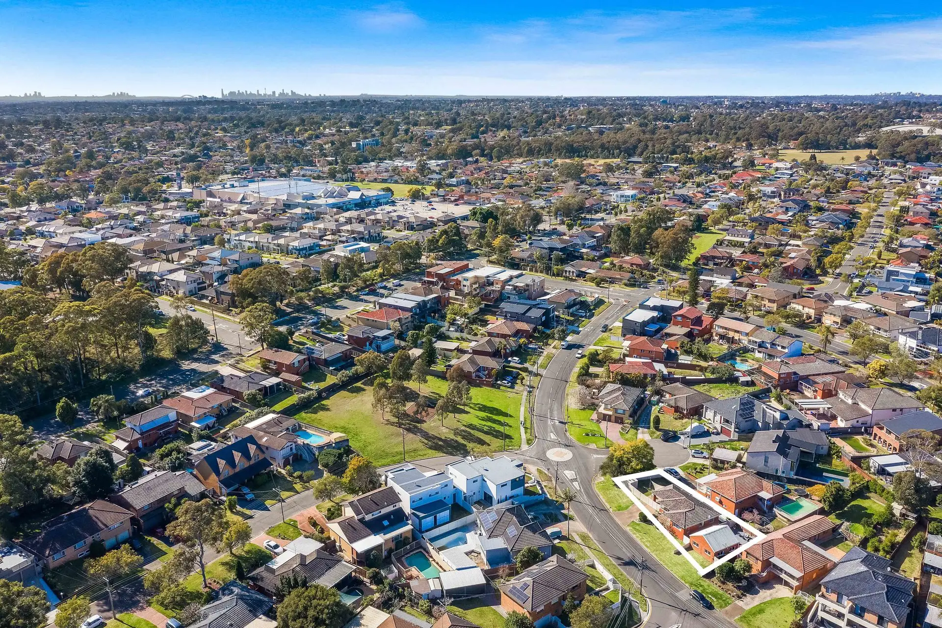 6 Dell Place, Georges Hall Sold by Richard Matthews Real Estate - image 11