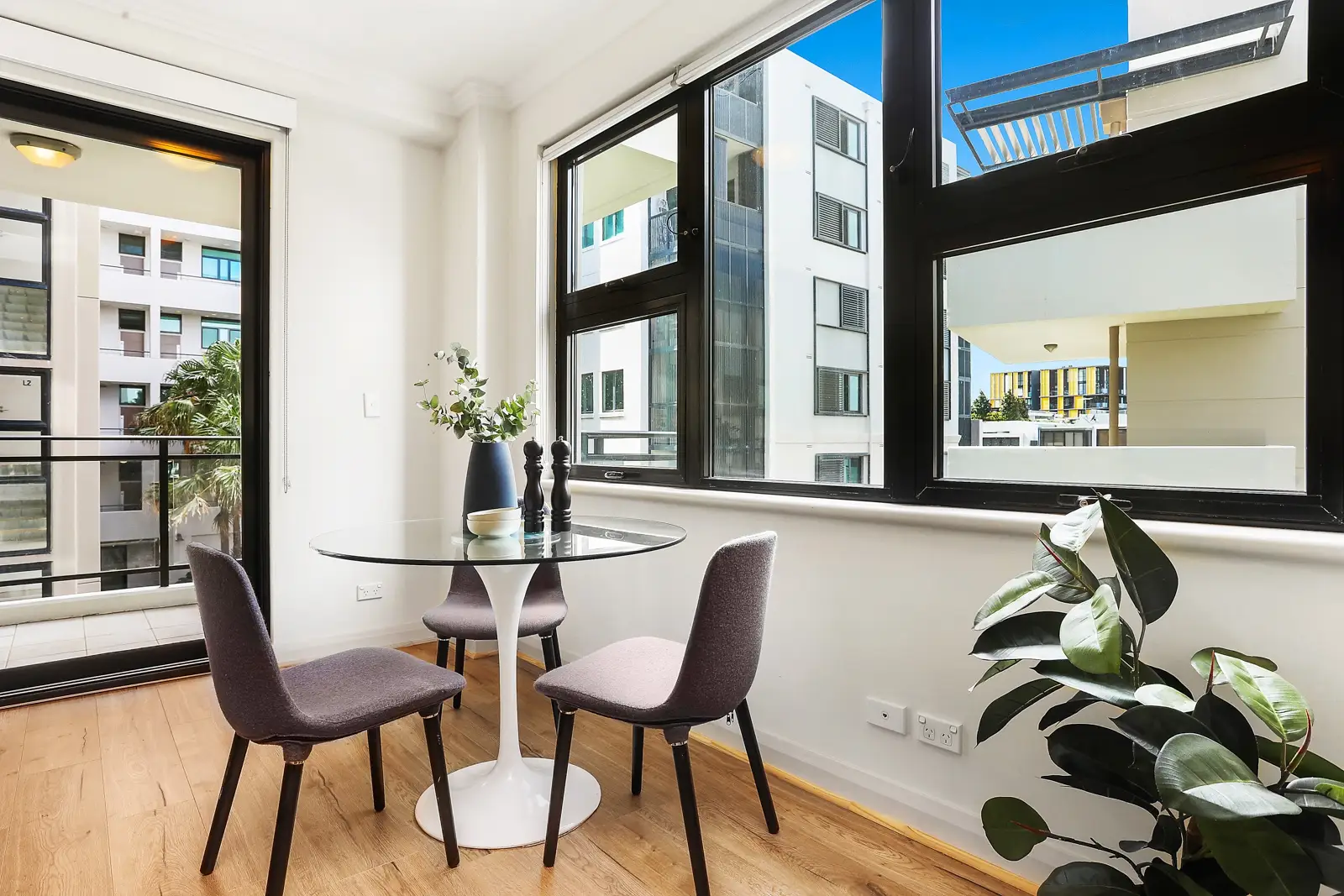 14/13 Bay Drive, Meadowbank Sold by Richard Matthews Real Estate - image 3