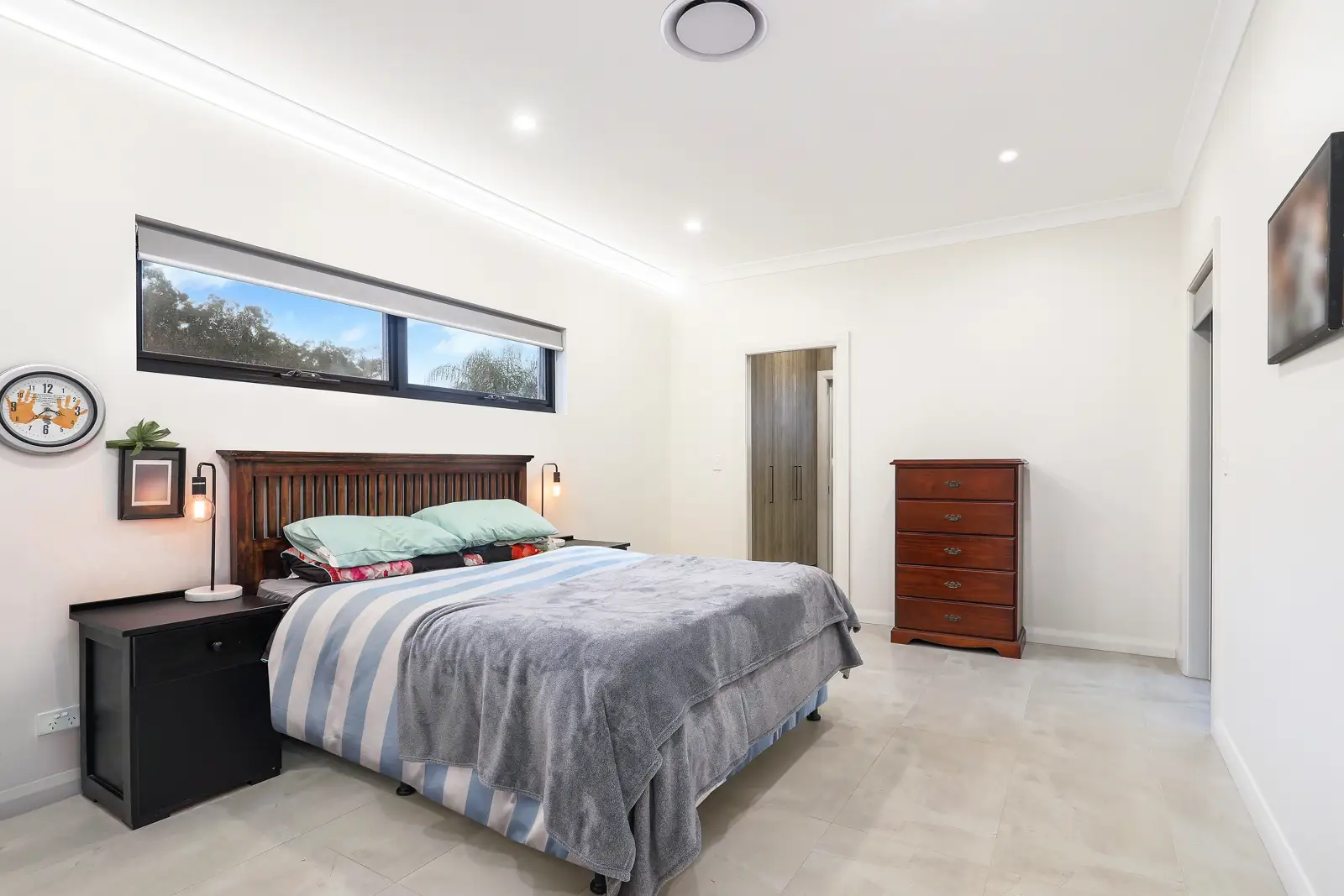 45 Wendy Avenue, Georges Hall Sold by Richard Matthews Real Estate - image 4