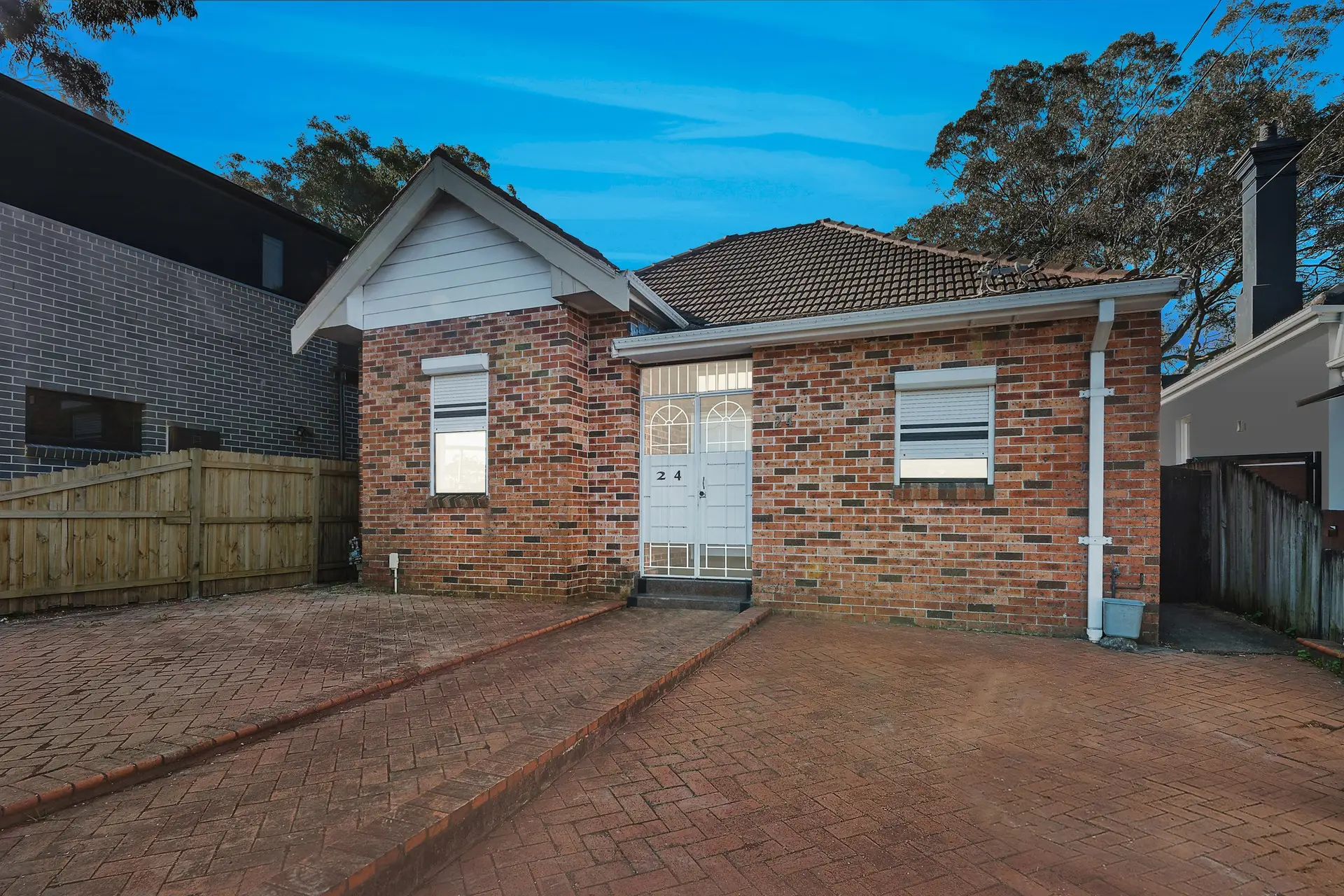 24 Grosvenor Crescent, Summer Hill Sold by Richard Matthews Real Estate - image 1