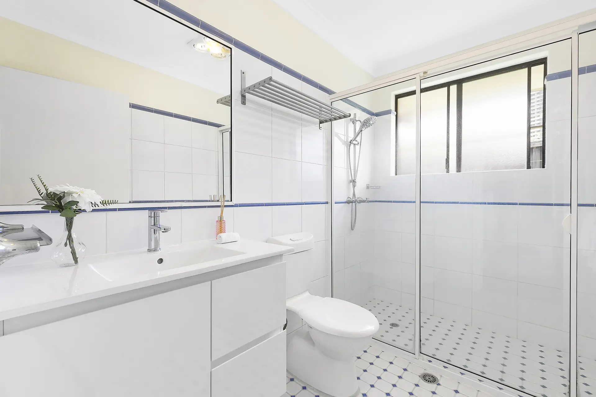 2/4-8 Llewellyn Street, Rhodes Sold by Richard Matthews Real Estate - image 5