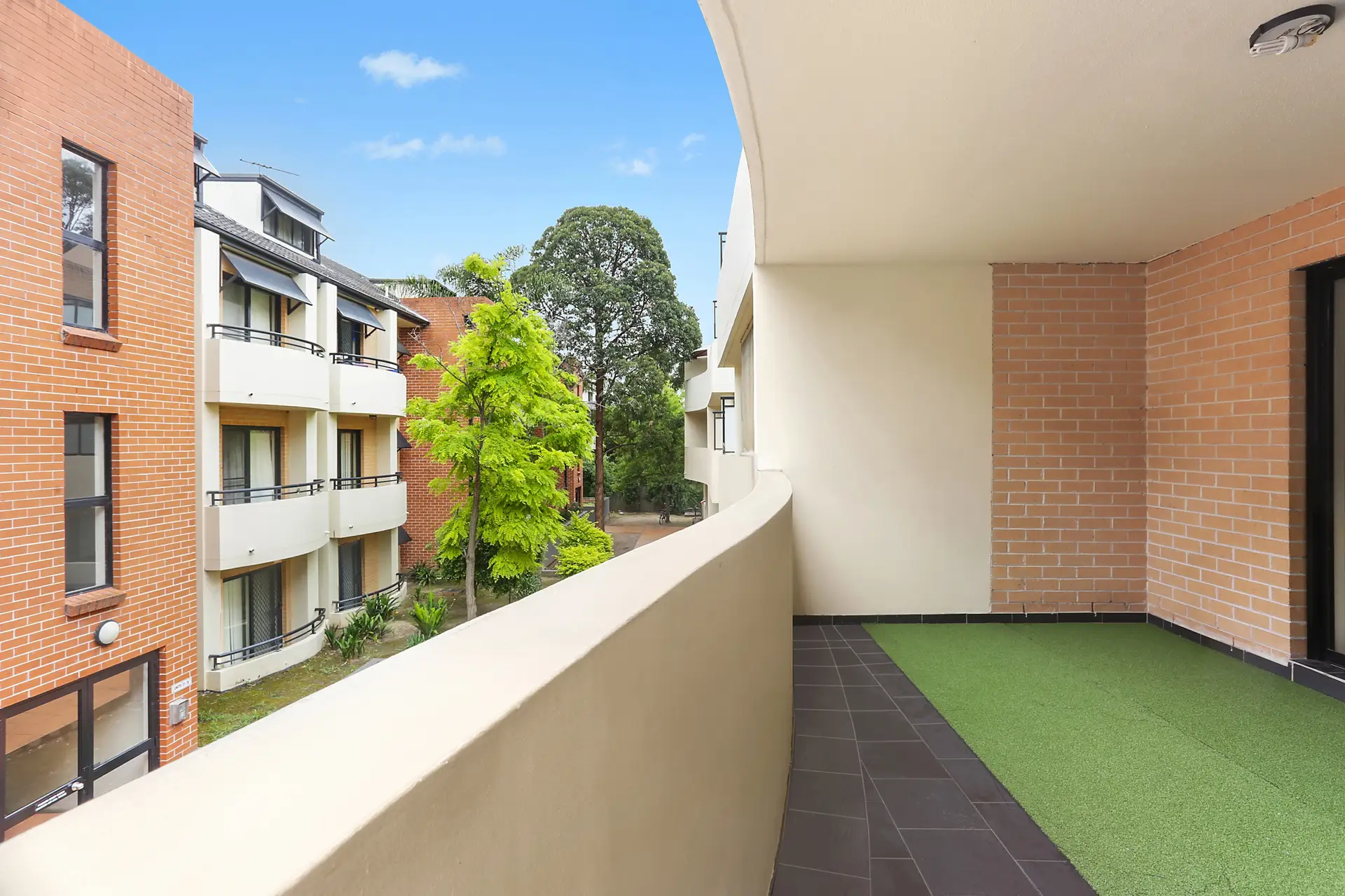 9/19-27 Eastbourne Road, Homebush West Leased by Richard Matthews Real Estate - image 1