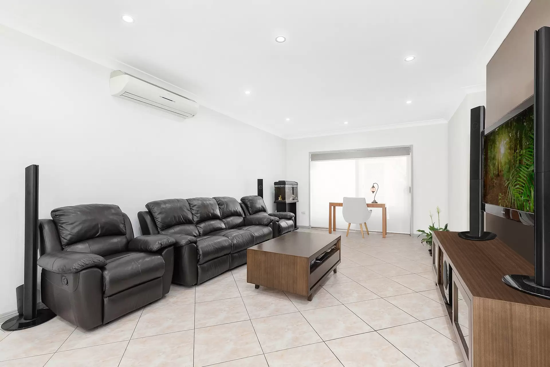 9 Wiltshire Close, Liberty Grove Sold by Richard Matthews Real Estate - image 2