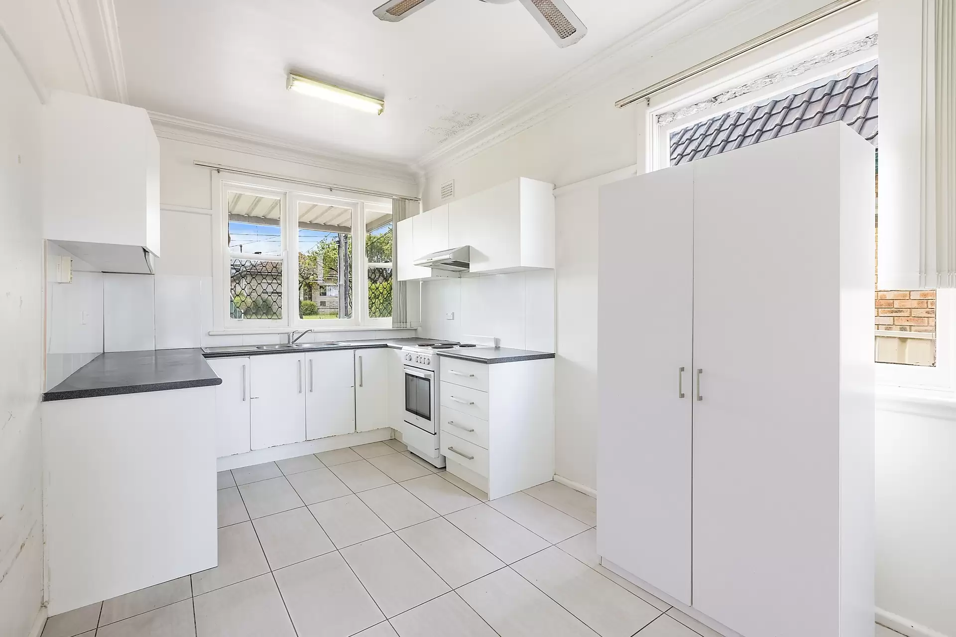 40 Strickland Street, Bass Hill Sold by Richard Matthews Real Estate - image 5