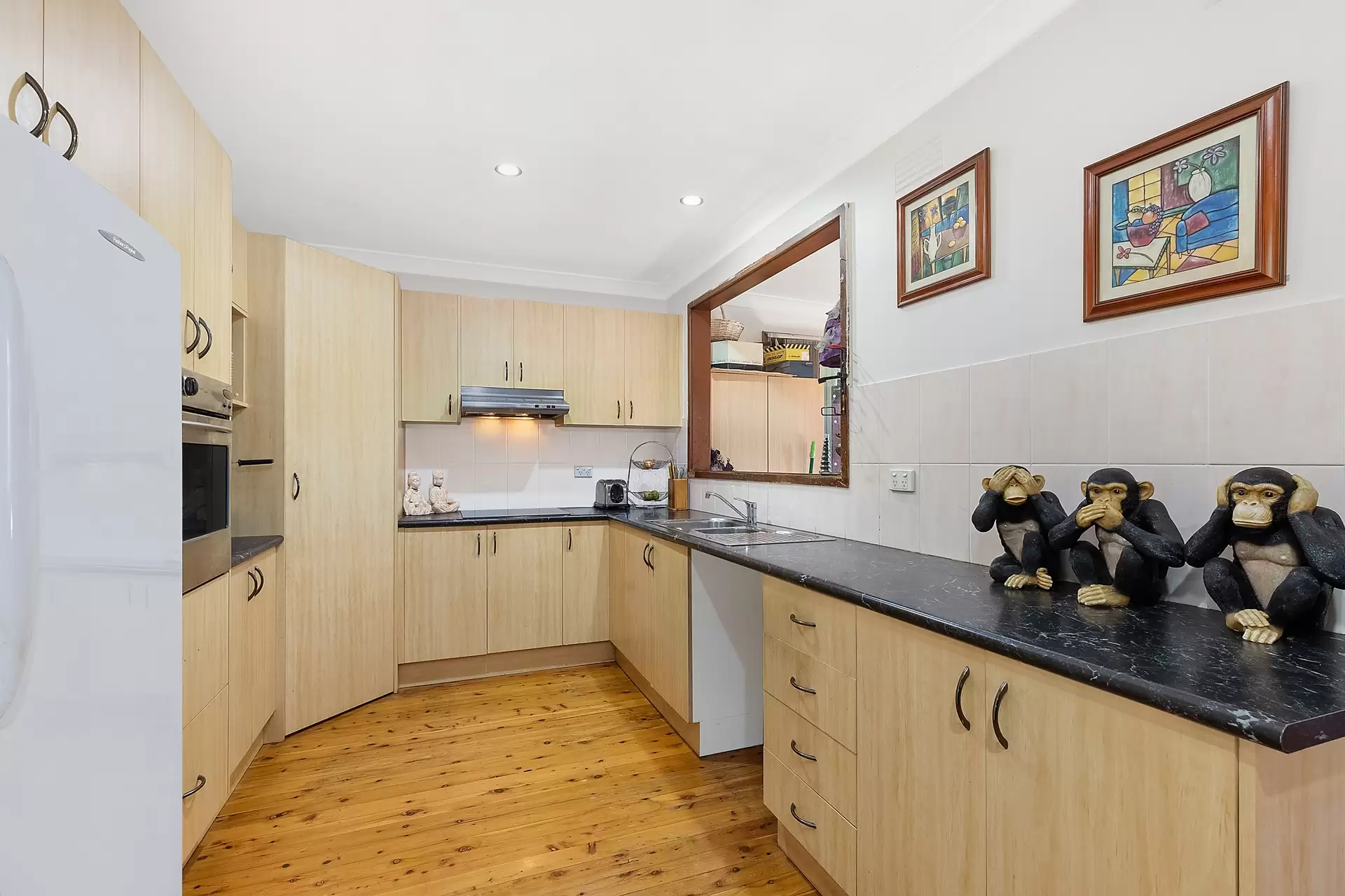 3 Avonlea Crescent, Bass Hill Sold by Richard Matthews Real Estate - image 3