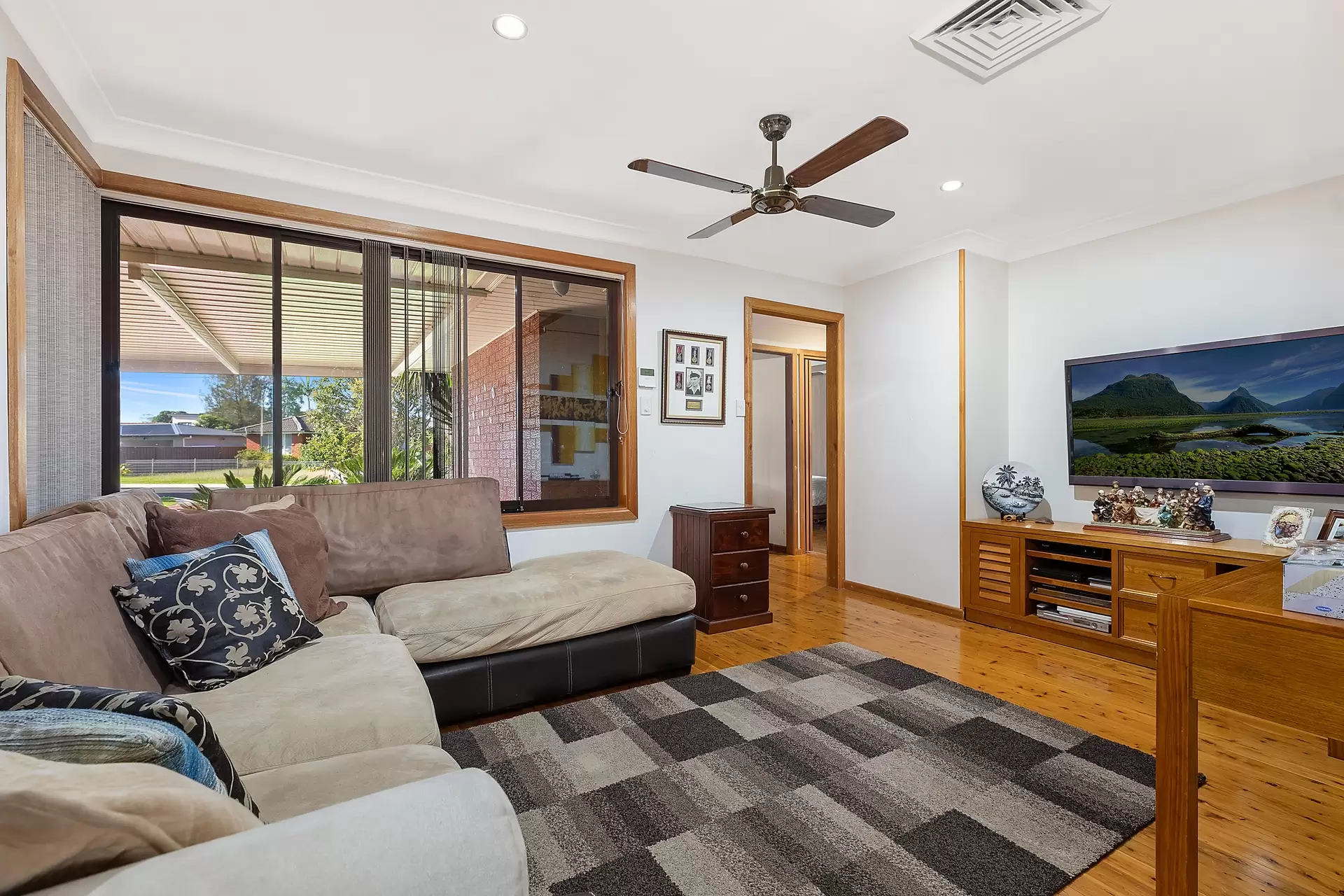 3 Avonlea Crescent, Bass Hill Sold by Richard Matthews Real Estate - image 2