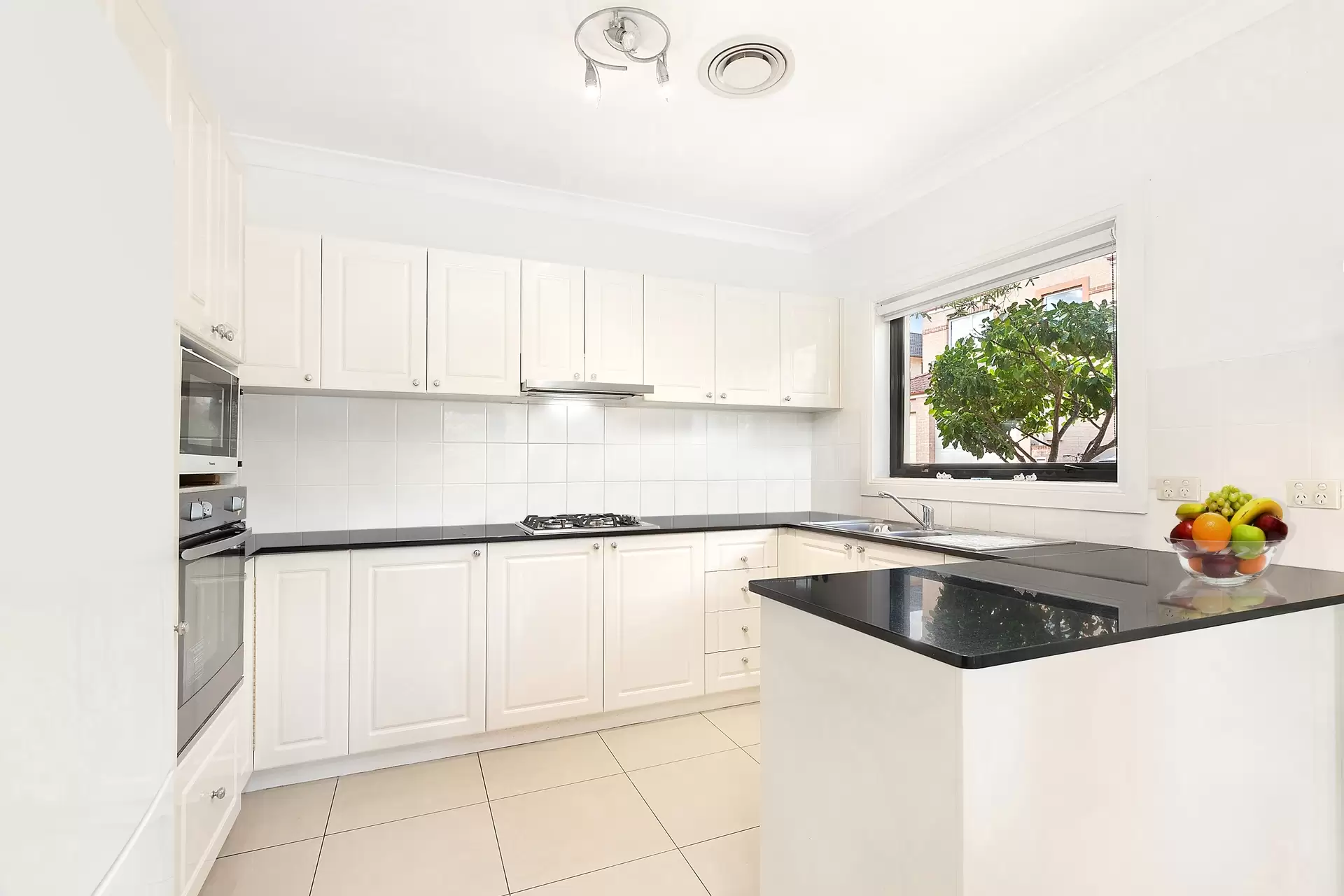 10 Settlers Boulevard, Liberty Grove Sold by Richard Matthews Real Estate - image 4