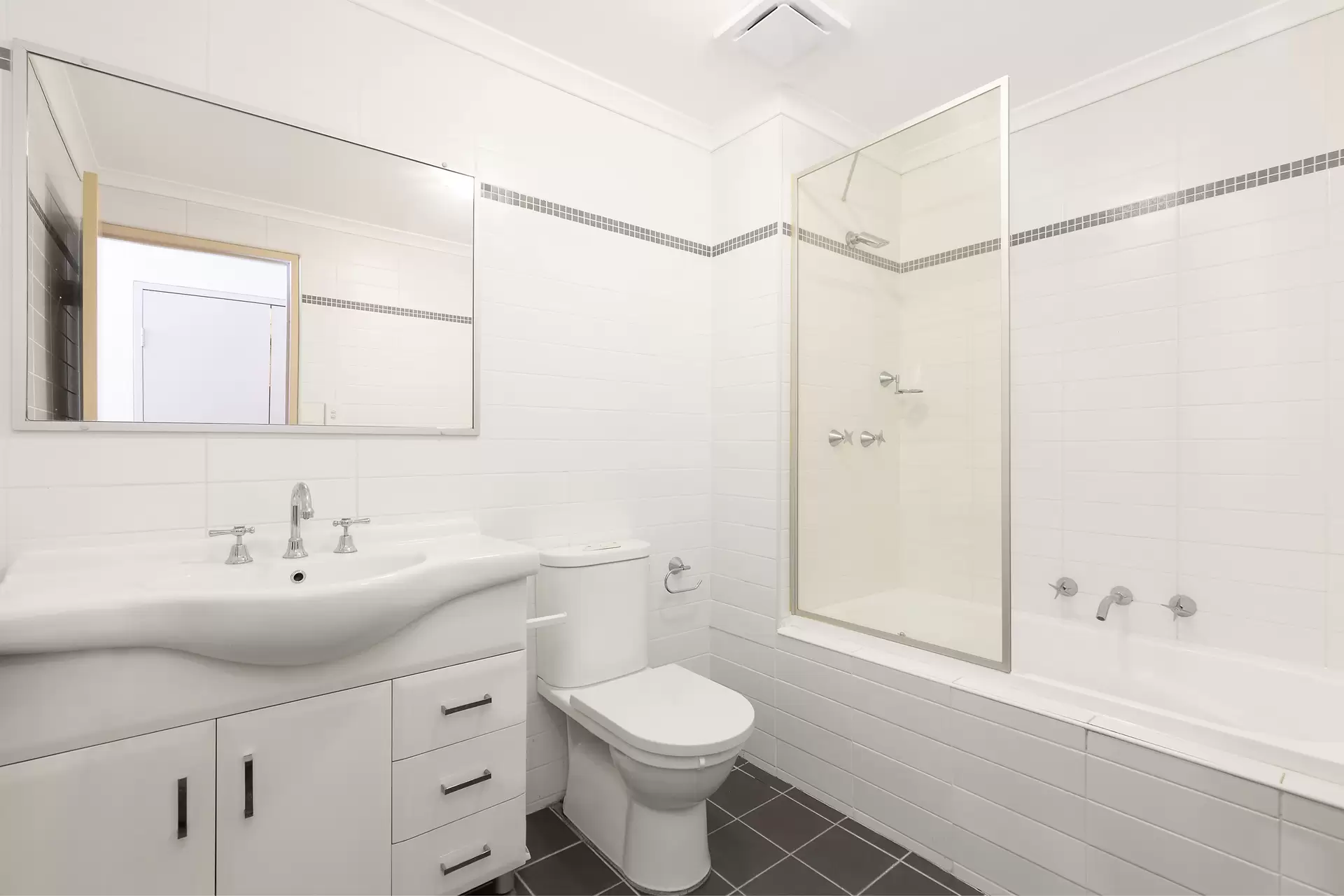 21/7-11 Bridge Road, Homebush Sold by Richard Matthews Real Estate - image 6