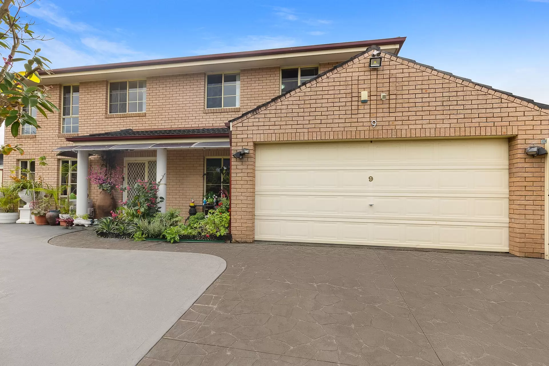9 Lascelles Lane, Greenacre Sold by Richard Matthews Real Estate - image 2