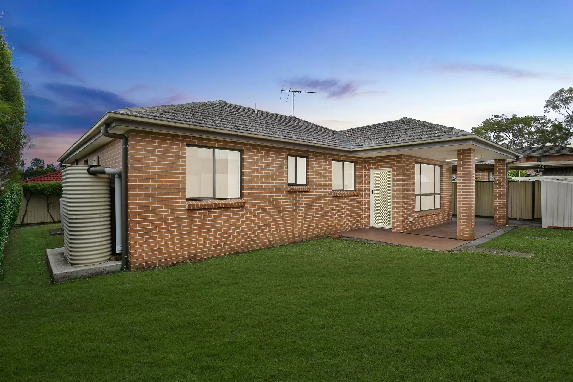 4/117 Brunker Road, Yagoona Sold by Richard Matthews Real Estate - image 7