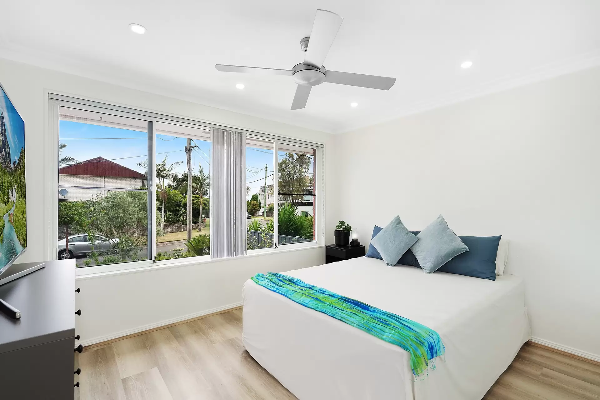 27 Saric Avenue, Georges Hall Sold by Richard Matthews Real Estate - image 5