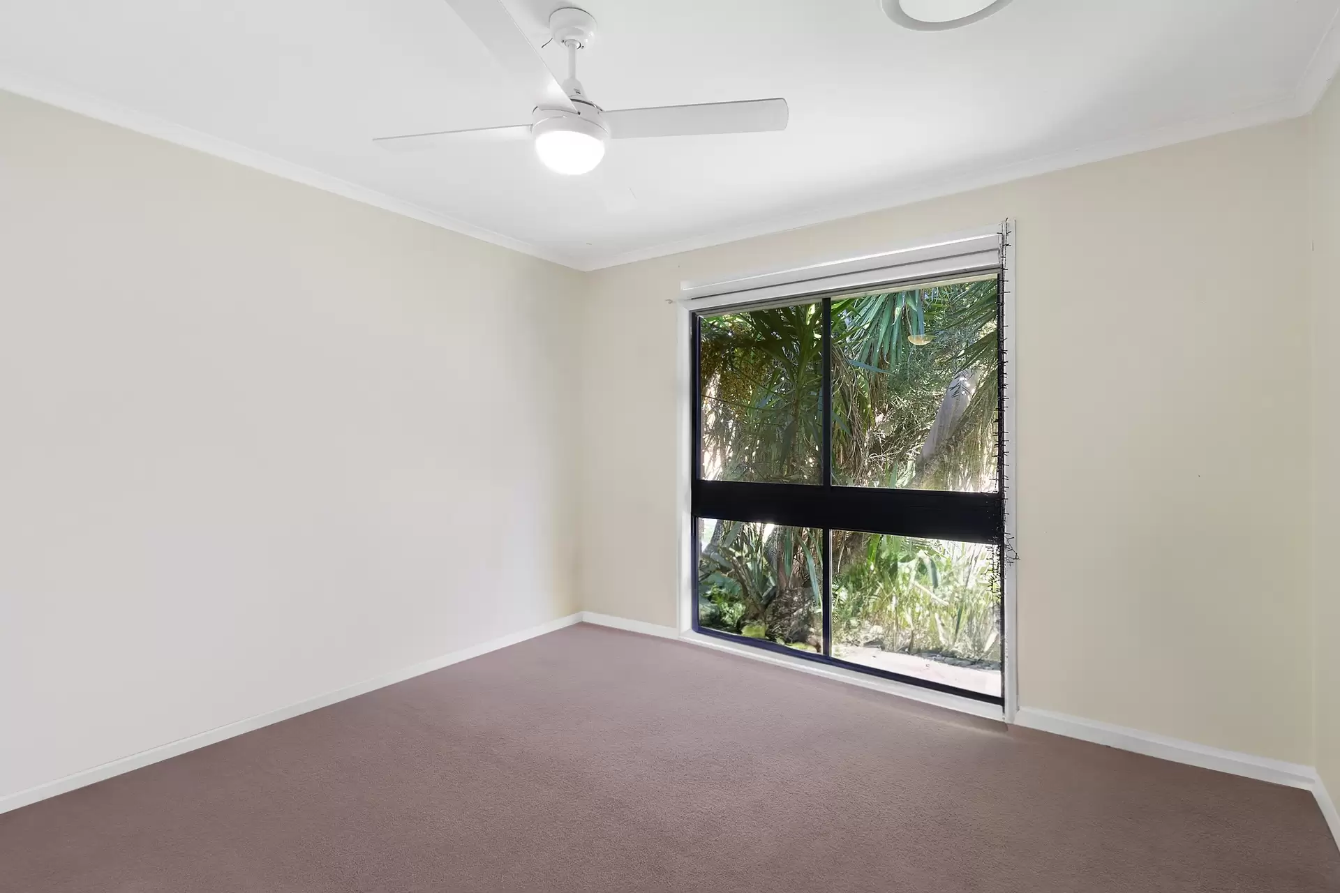 5 Georges Crescent, Georges Hall Sold by Richard Matthews Real Estate - image 3