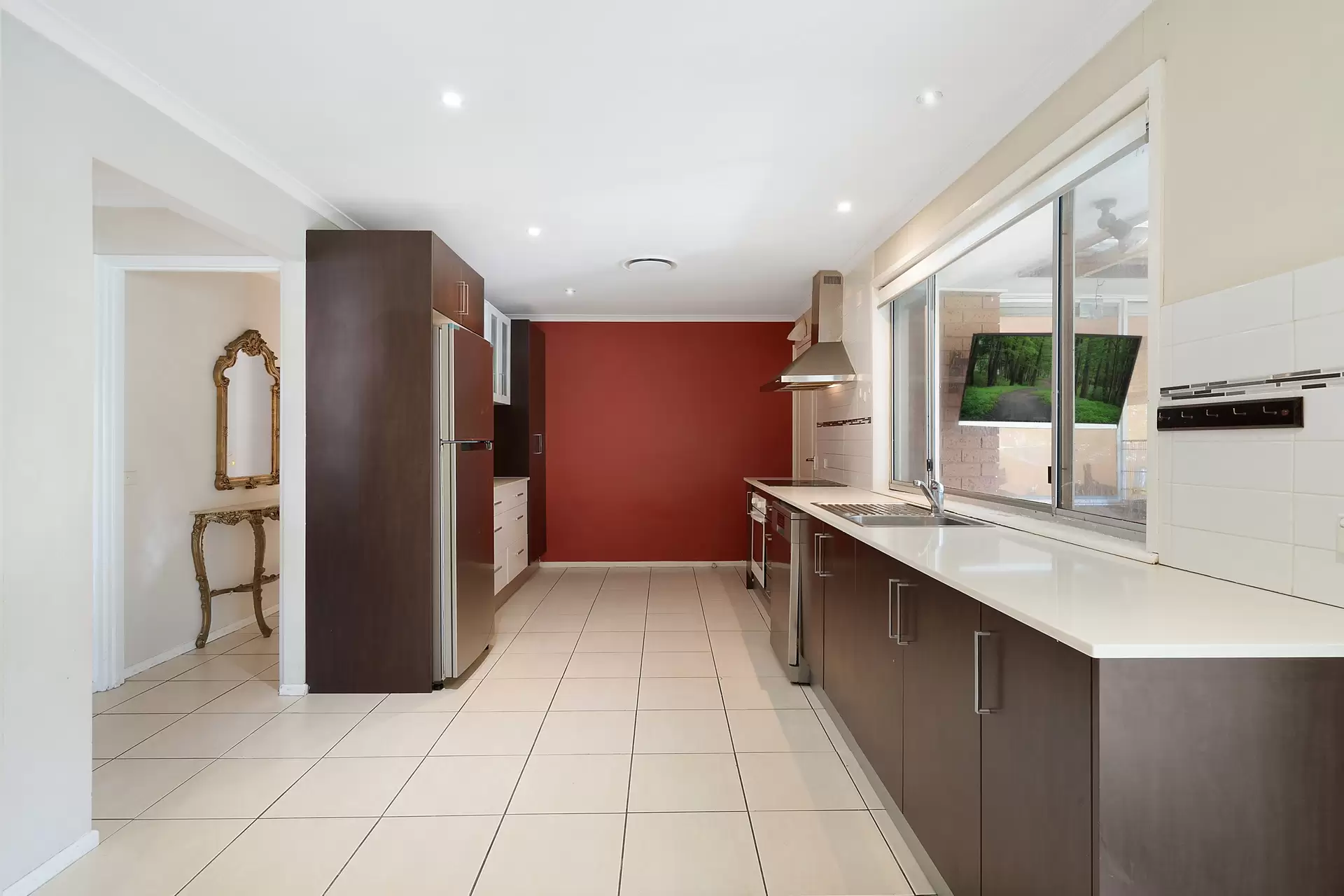 5 Georges Crescent, Georges Hall Sold by Richard Matthews Real Estate - image 2