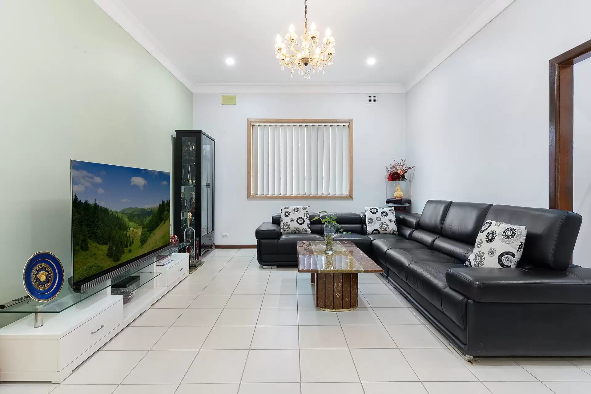 16 Oxford Avenue, Bankstown Sold by Richard Matthews Real Estate - image 2