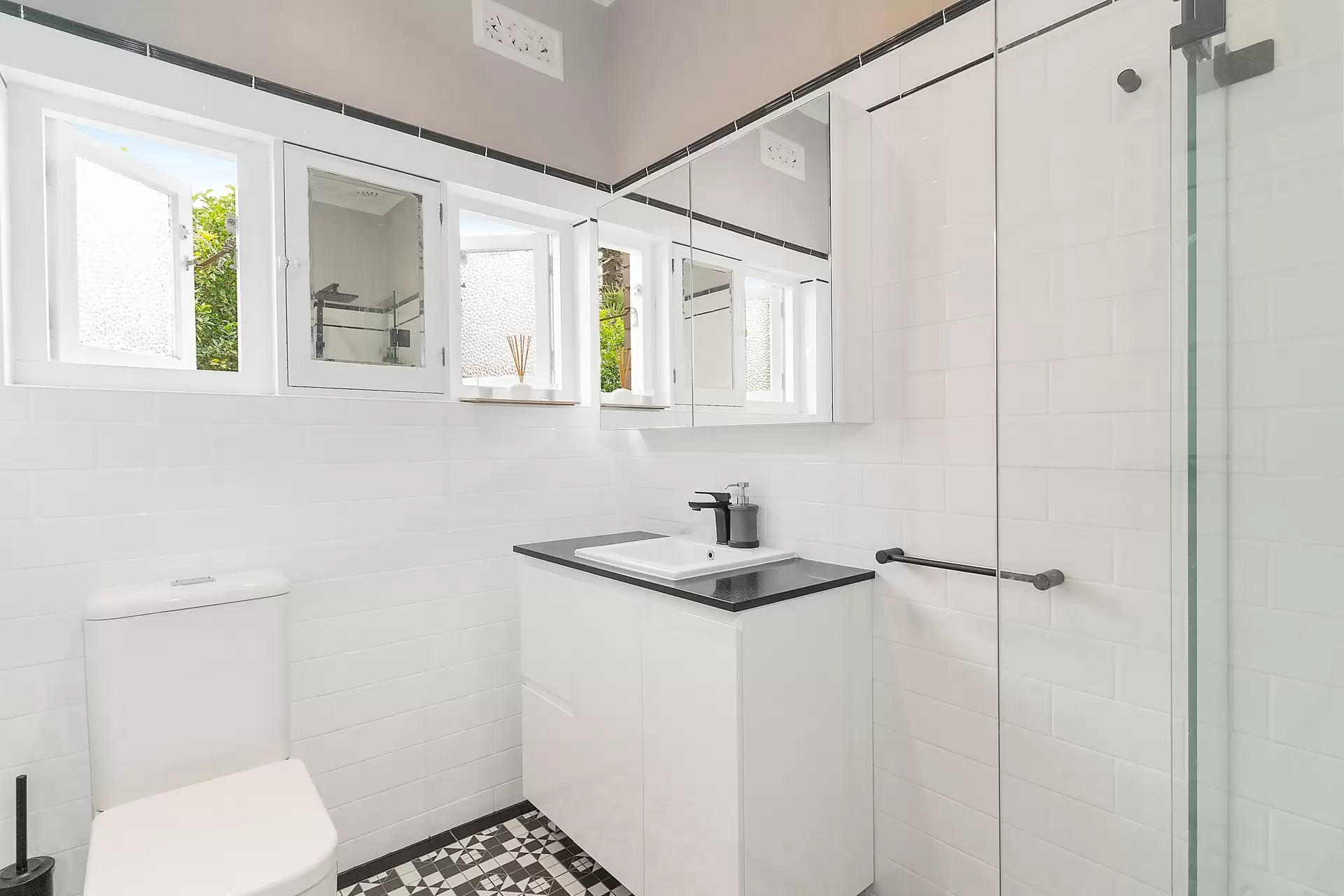 3/166 Smith Street, Summer Hill Sold by Richard Matthews Real Estate - image 6