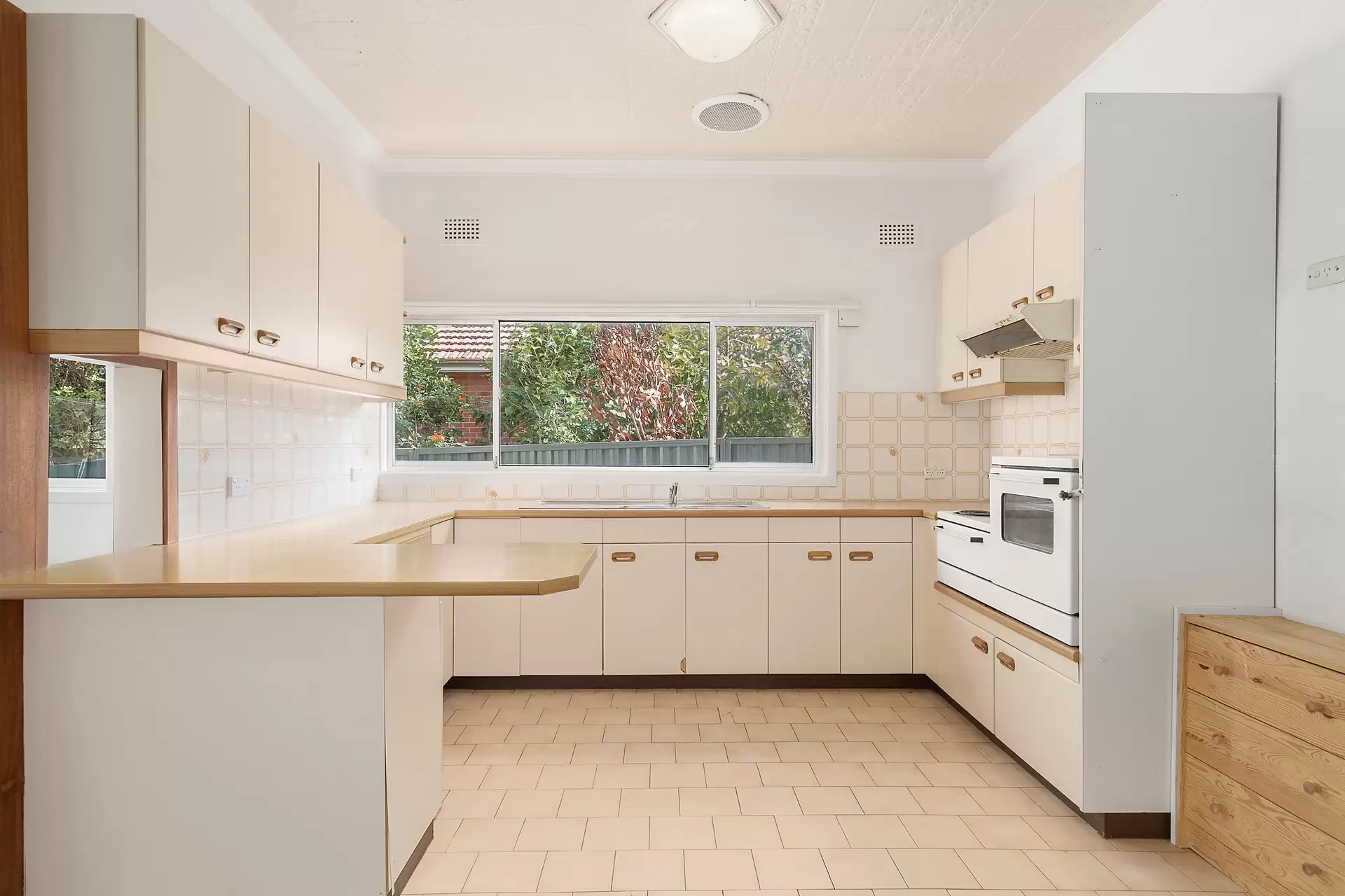 6 Rabaul Road, Georges Hall Sold by Richard Matthews Real Estate - image 4