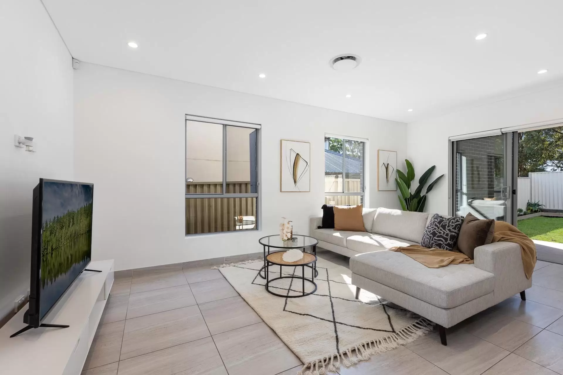 7 Leighdon Street, Bass Hill Sold by Richard Matthews Real Estate - image 3