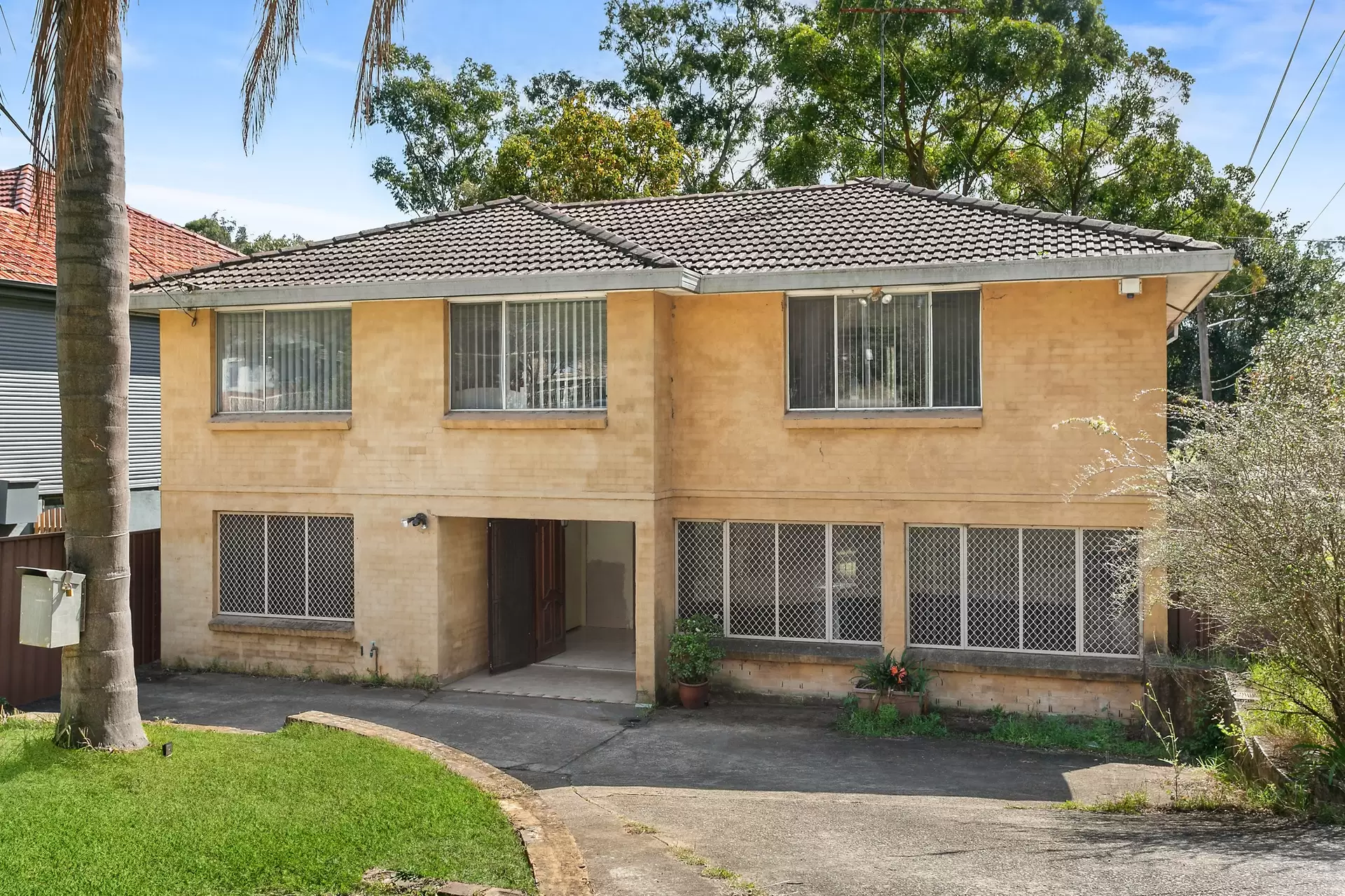43 Beatty Parade, Georges Hall Sold by Richard Matthews Real Estate - image 1