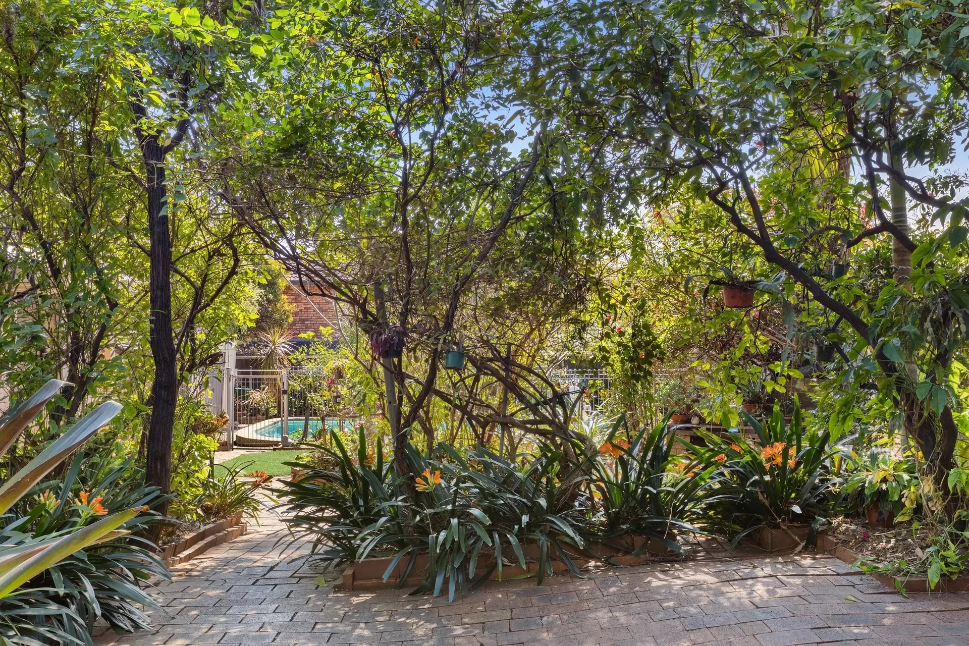 124 Flinders Road, Georges Hall Sold by Richard Matthews Real Estate - image 7