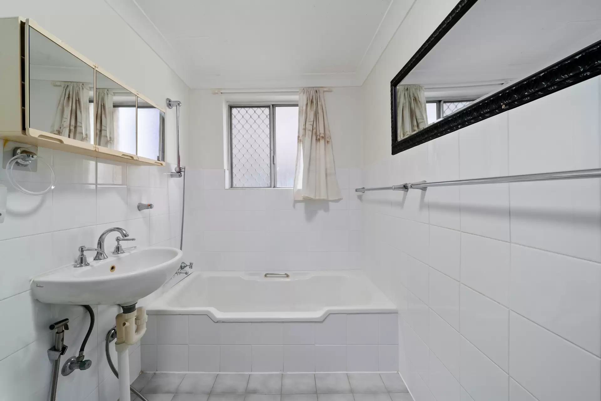 1/25 Prospect Road, Summer Hill Sold by Richard Matthews Real Estate - image 4