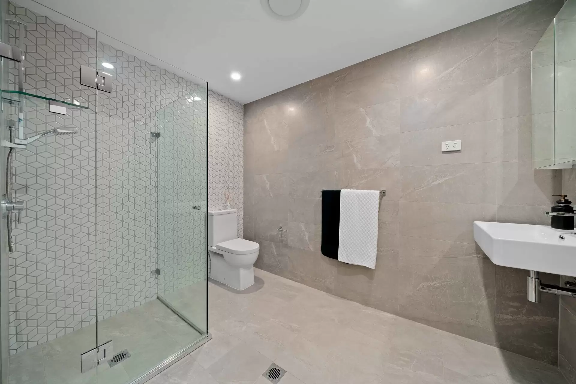 4/17-19 Gower Street, Summer Hill Sold by Richard Matthews Real Estate - image 8