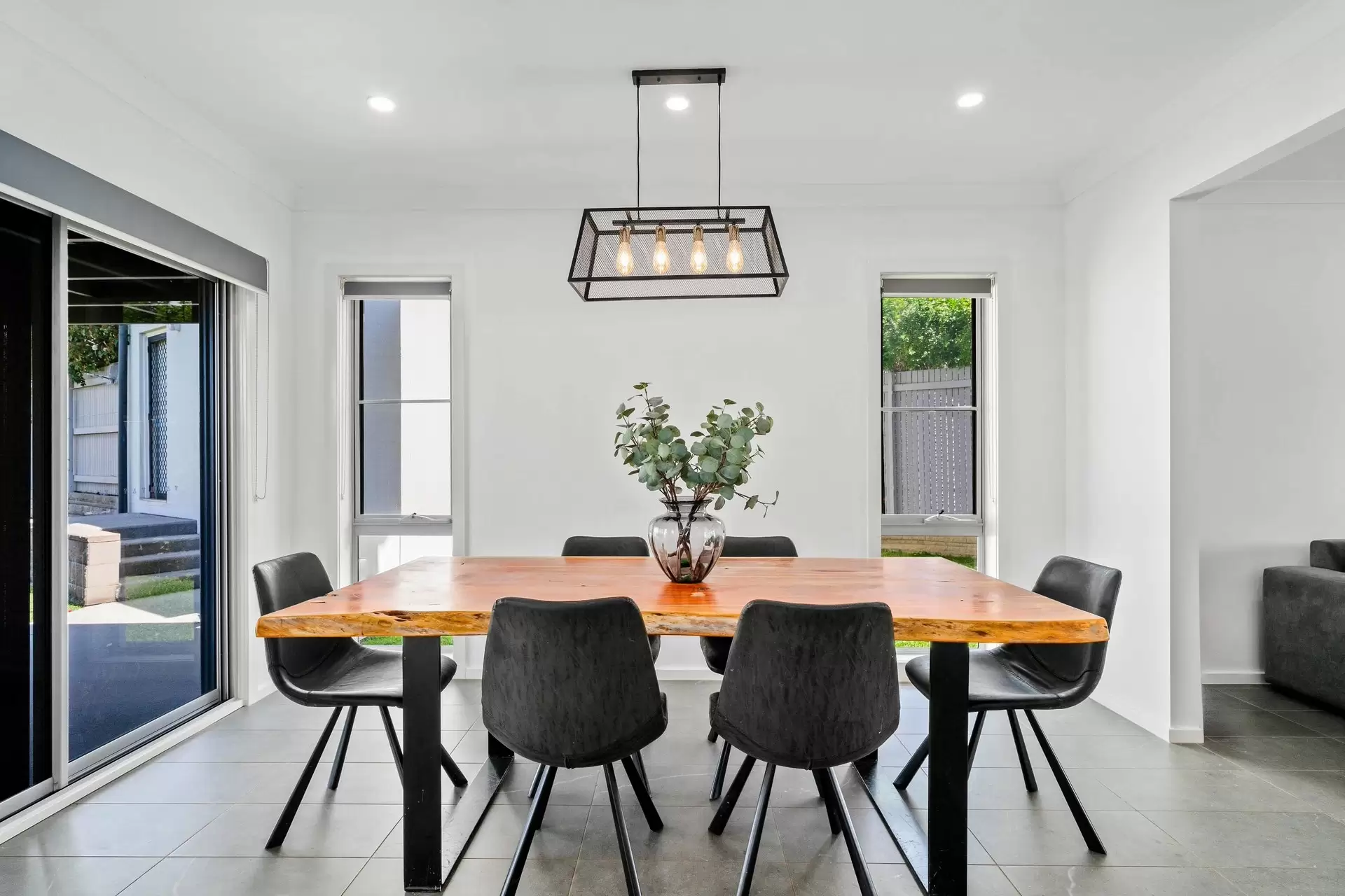 7 Nairn Place, Moorebank Sold by Richard Matthews Real Estate - image 3