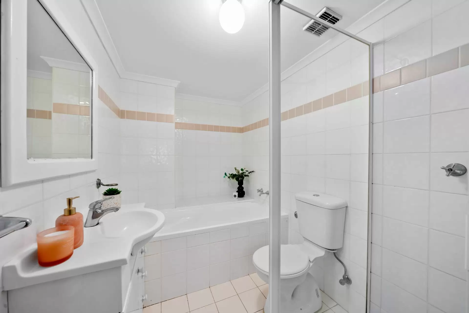 23/1-9 Mt Pleasant Avenue, Burwood Sold by Richard Matthews Real Estate - image 4