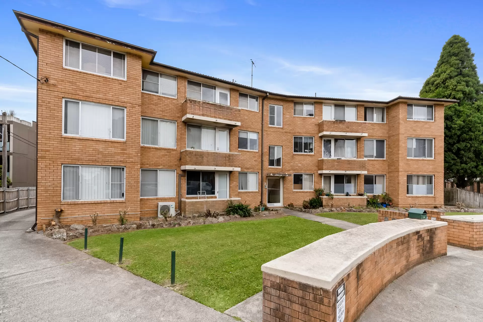 2/2 Mooney Street, Strathfield South Sold by Richard Matthews Real Estate - image 1
