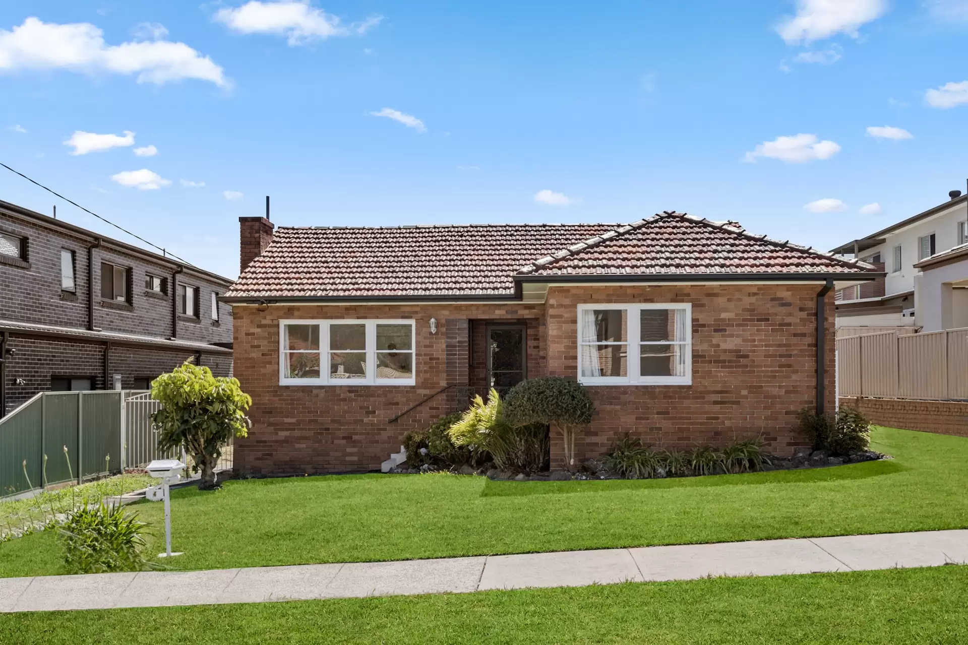 4 St Vincents Road, Bexley Sold by Richard Matthews Real Estate - image 1
